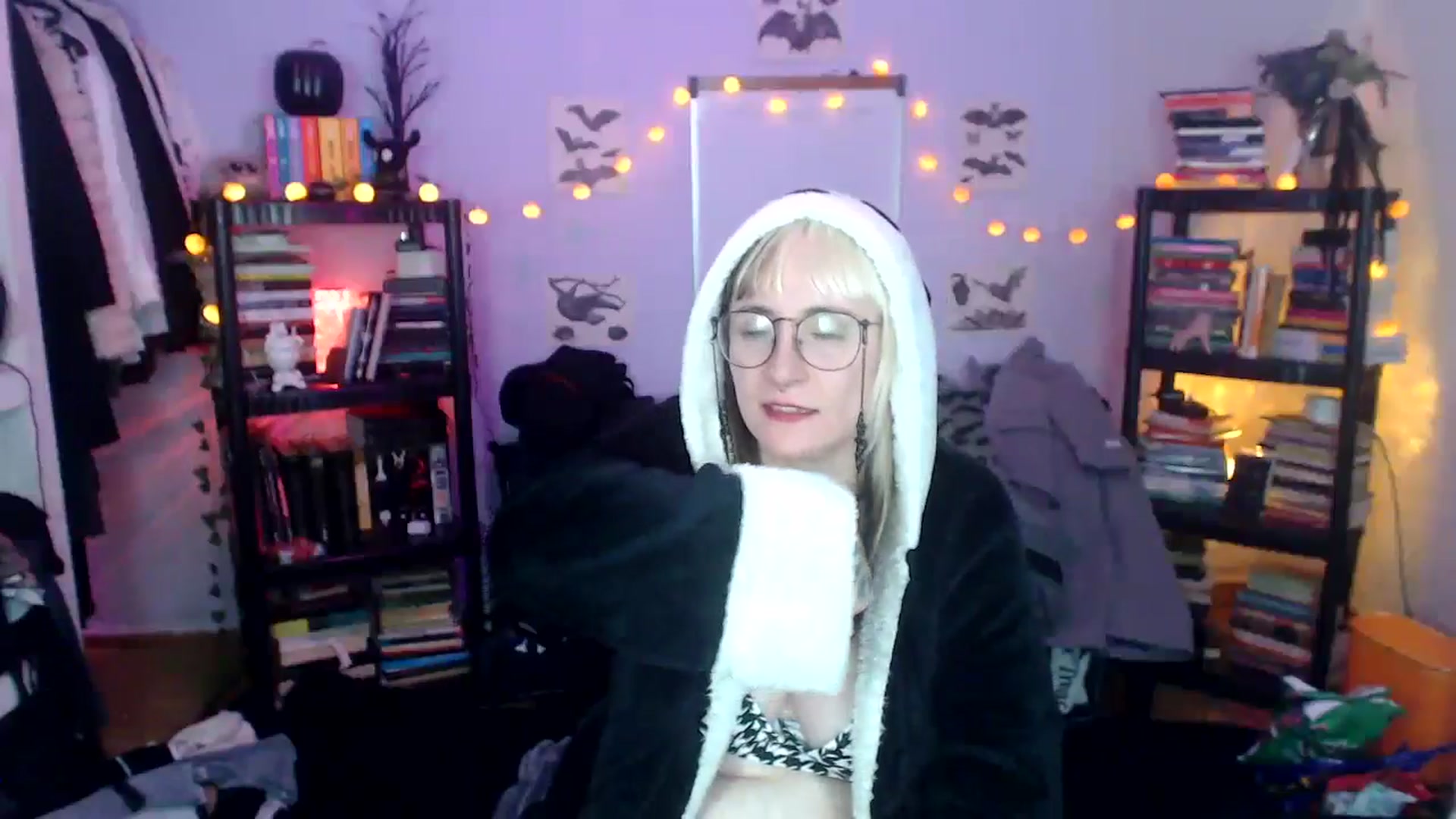 Gallery image thumbnail from AxeHallow's myfreecams stream on, 10/17/2024, 13:58 image 2 of 20
