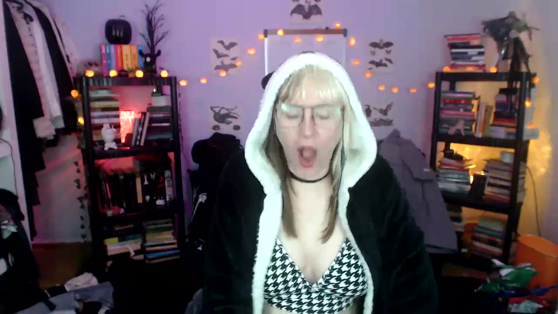 Gallery image thumbnail from AxeHallow's myfreecams stream on, 10/17/2024, 13:58 image 6 of 20