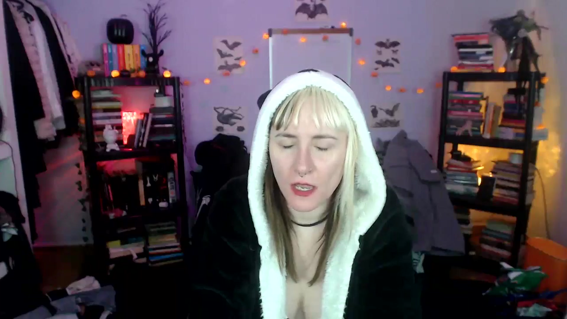 Gallery image thumbnail from AxeHallow's myfreecams stream on, 10/17/2024, 13:58 image 8 of 20