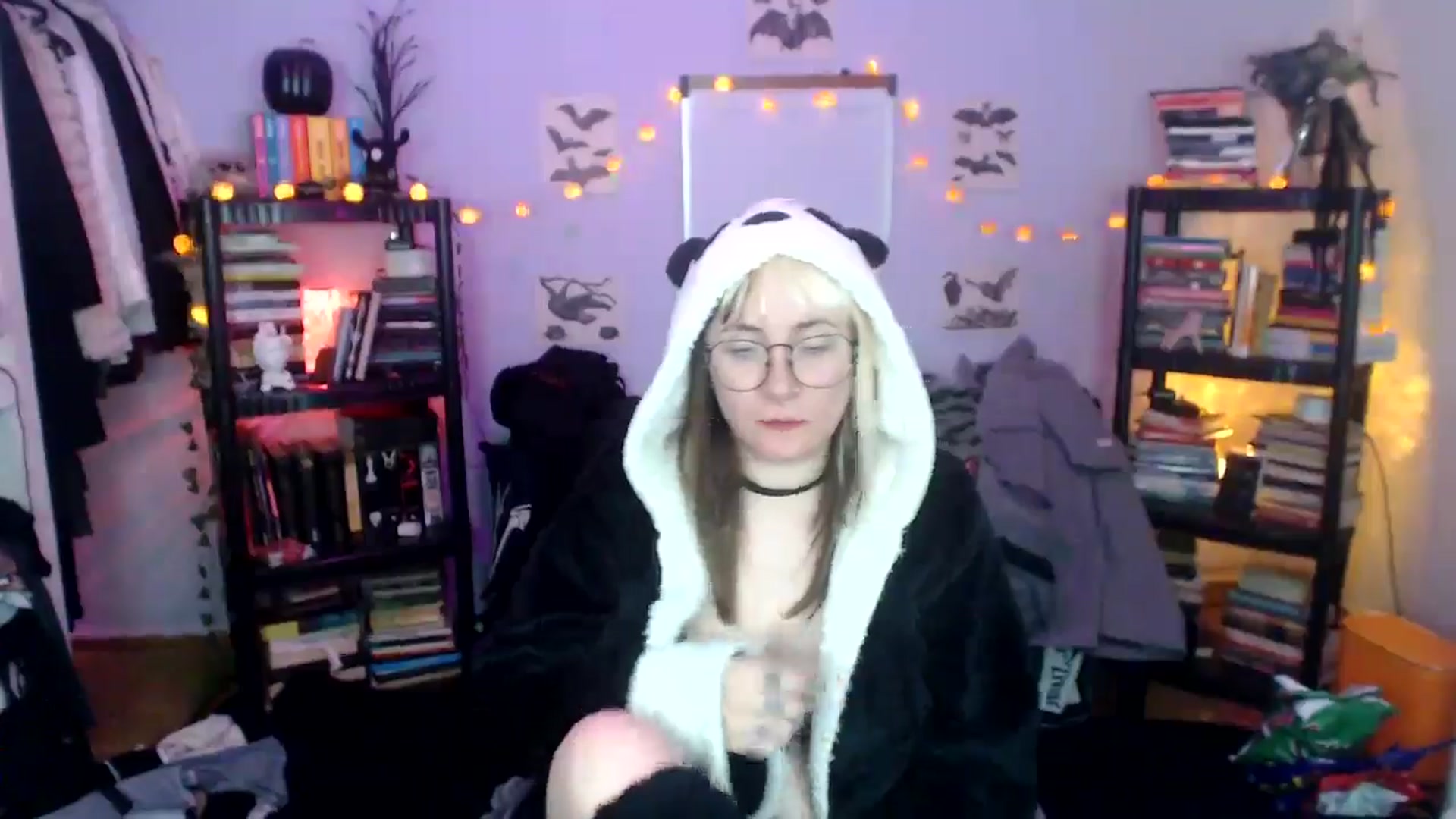 Gallery image thumbnail from AxeHallow's myfreecams stream on, 10/17/2024, 13:58 image 16 of 20