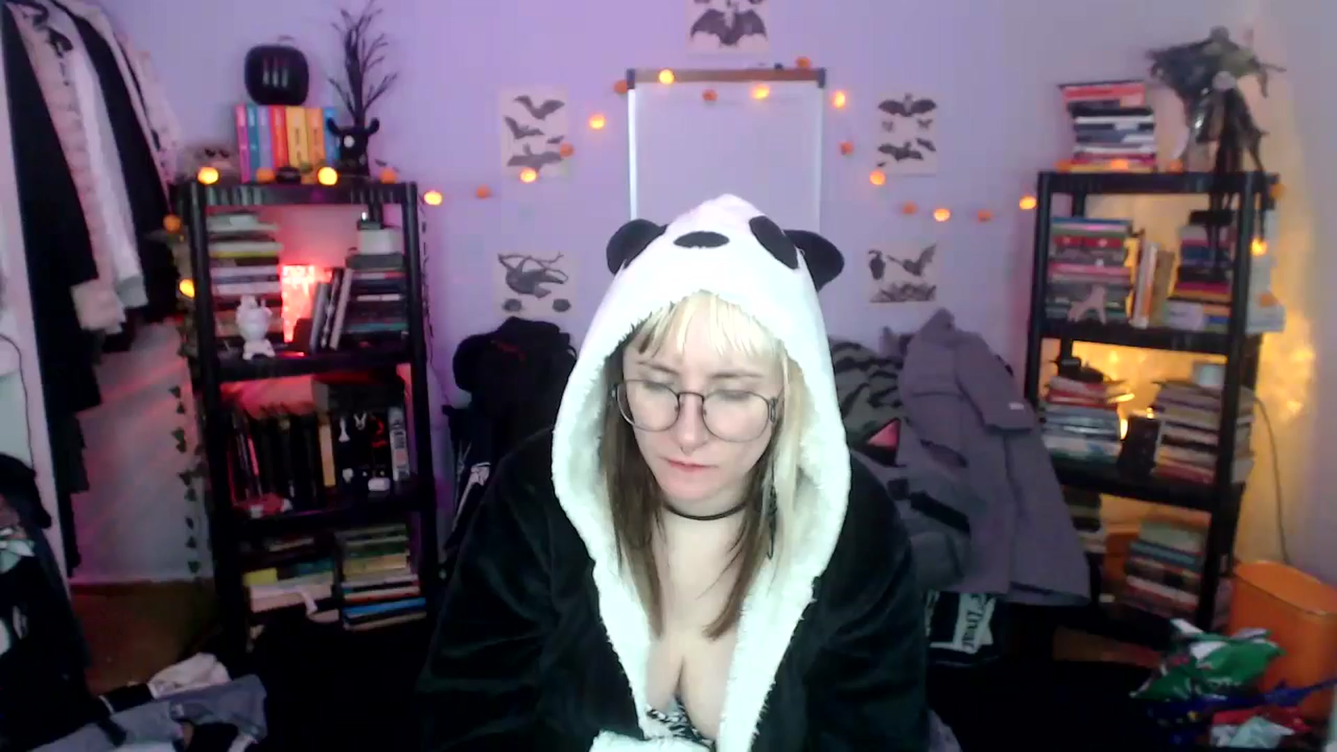Gallery image thumbnail from AxeHallow's myfreecams stream on, 10/17/2024, 13:58 image 18 of 20