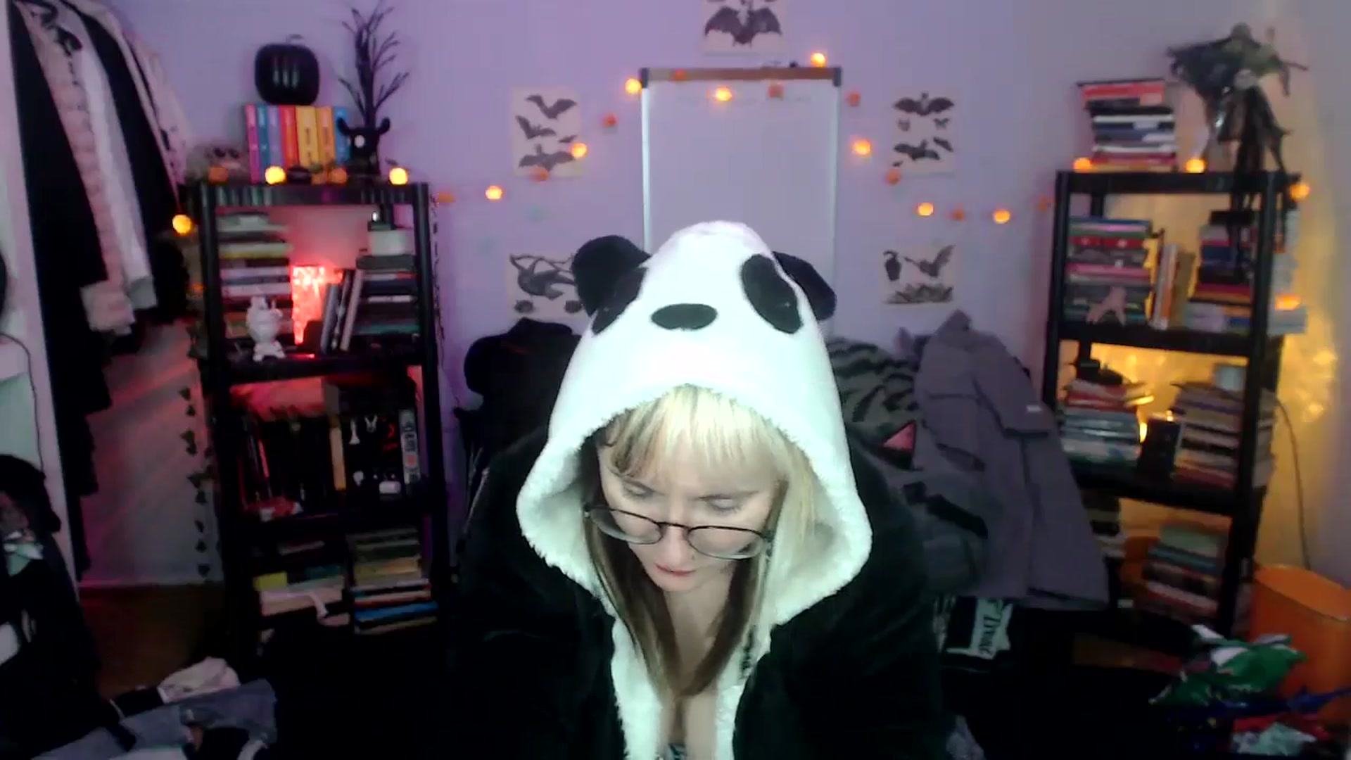 Gallery image thumbnail from AxeHallow's myfreecams stream on, 10/17/2024, 13:58 image 5 of 20