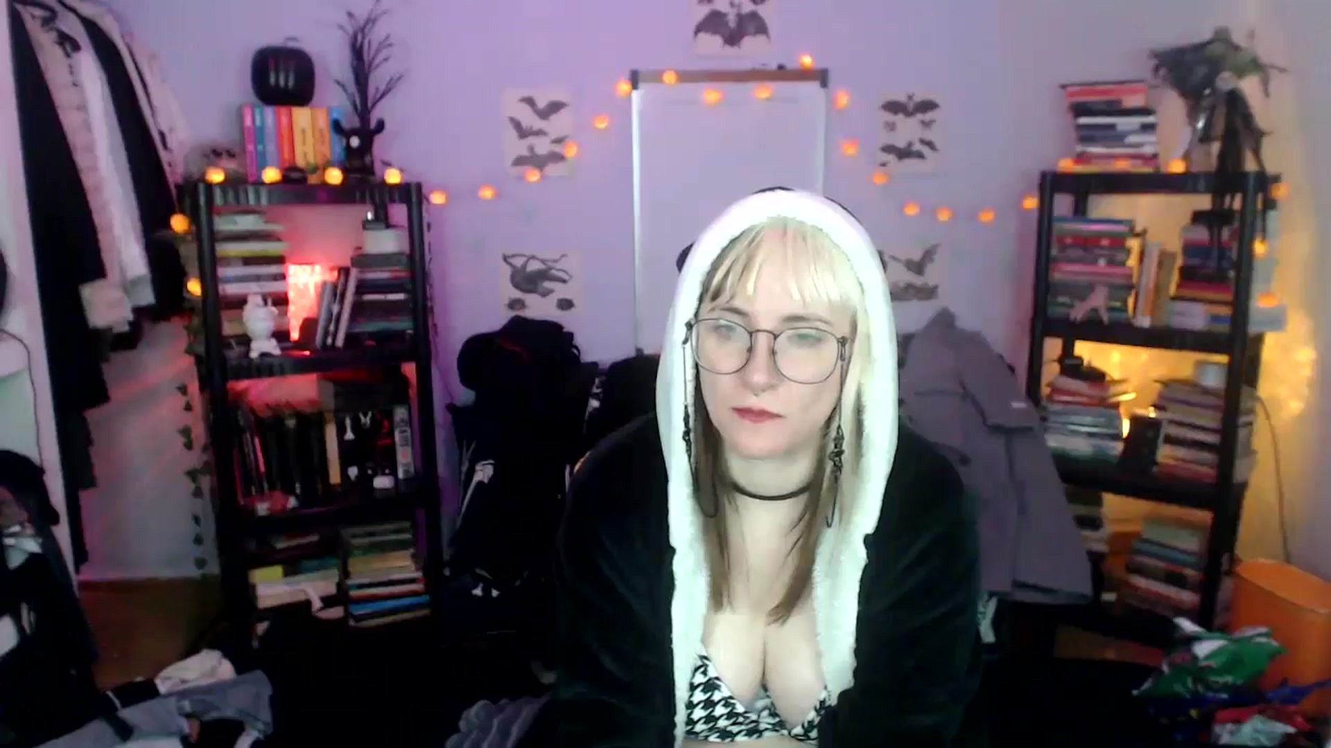 Gallery image thumbnail from AxeHallow's myfreecams stream on, 10/17/2024, 13:58 image 12 of 20
