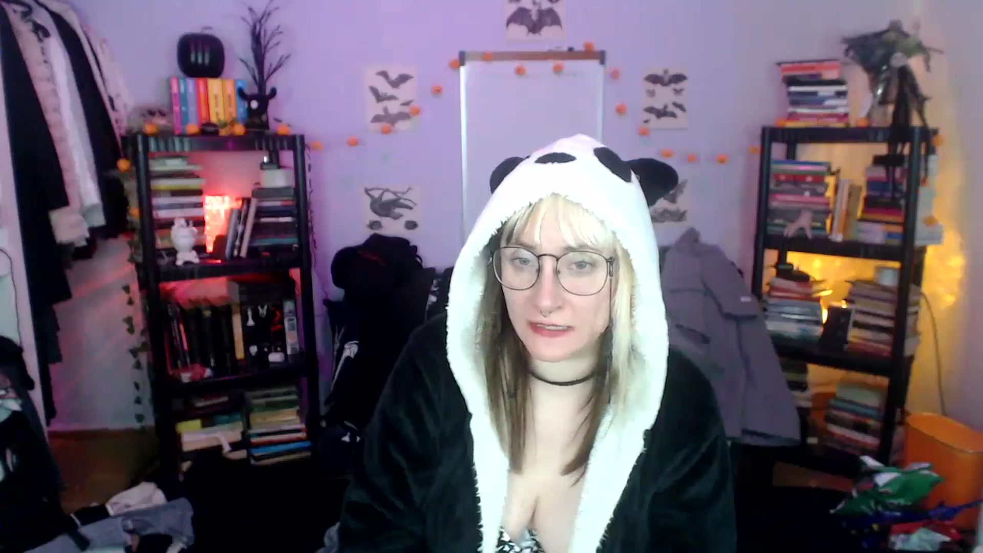 Gallery image thumbnail from AxeHallow's myfreecams stream on, 10/17/2024, 13:58 image 15 of 20