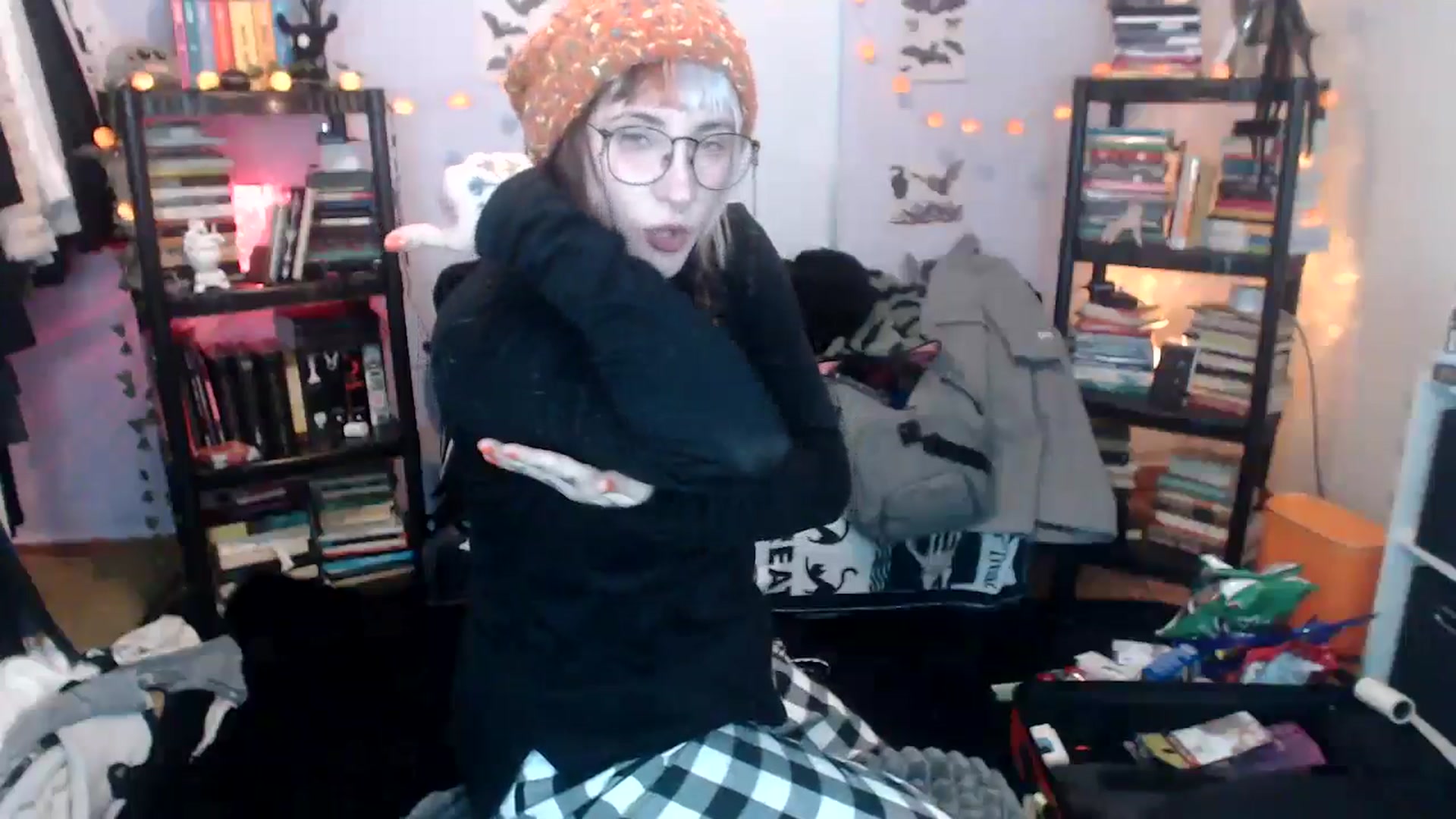 Gallery image thumbnail from AxeHallow's myfreecams stream on, 10/20/2024, 24:13 image 6 of 20