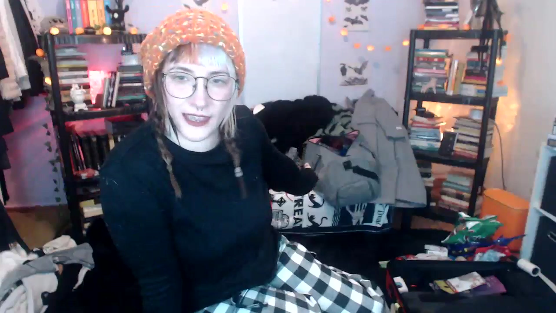 Gallery image thumbnail from AxeHallow's myfreecams stream on, 10/20/2024, 24:13 image 4 of 20
