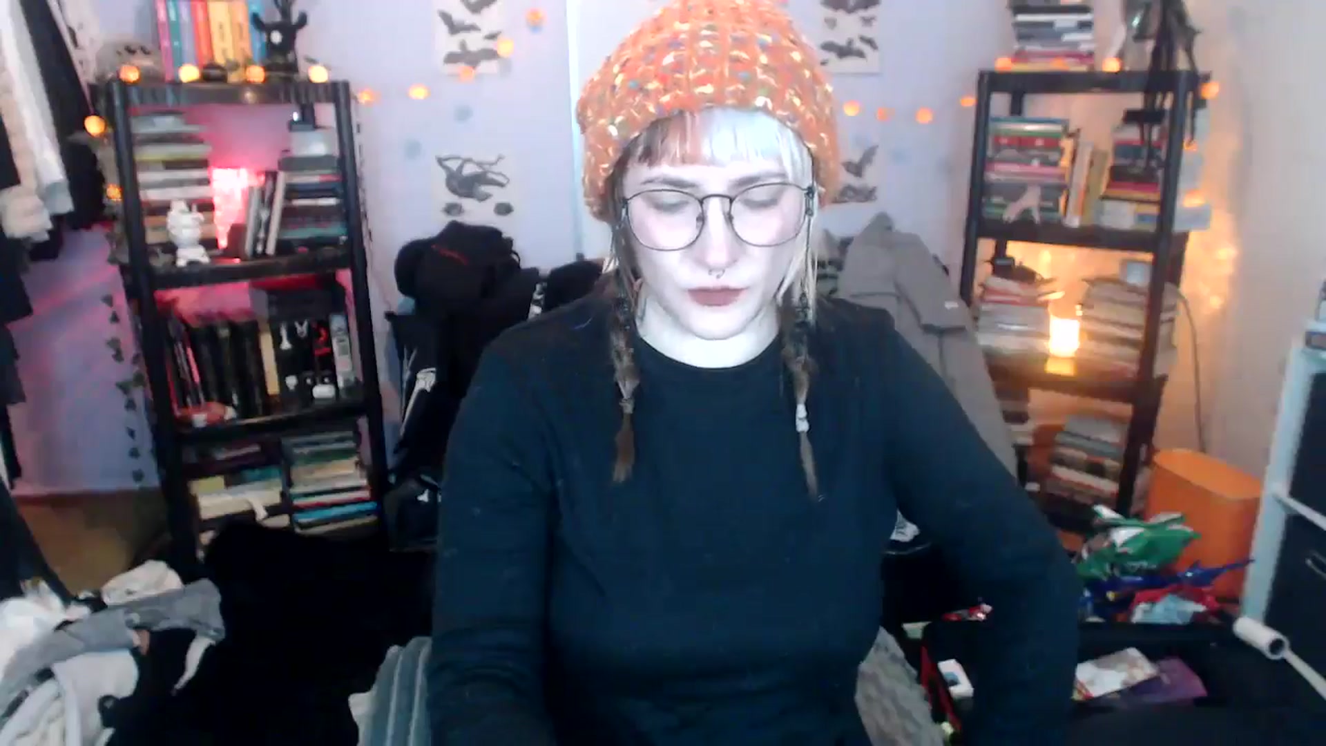 Gallery image thumbnail from AxeHallow's myfreecams stream on, 10/20/2024, 24:13 image 13 of 20