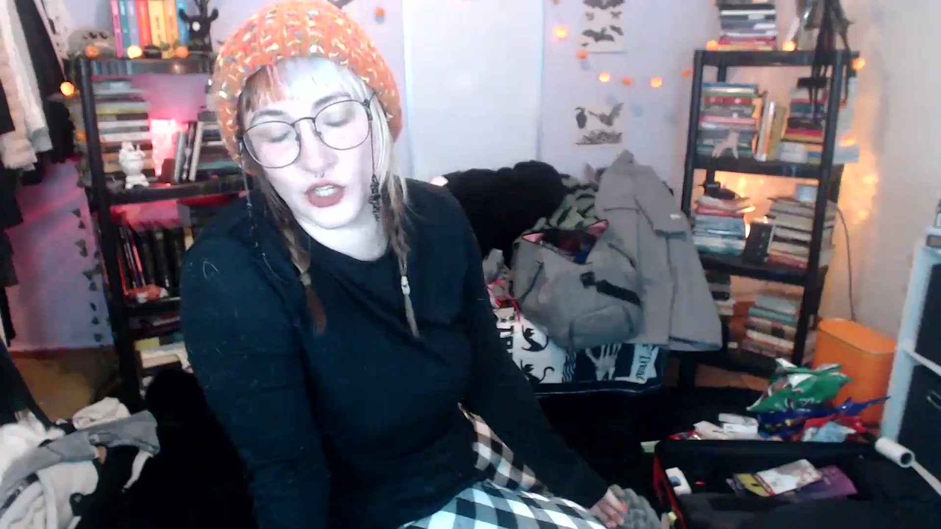 Gallery image thumbnail from AxeHallow's myfreecams stream on, 10/20/2024, 24:13 image 5 of 20