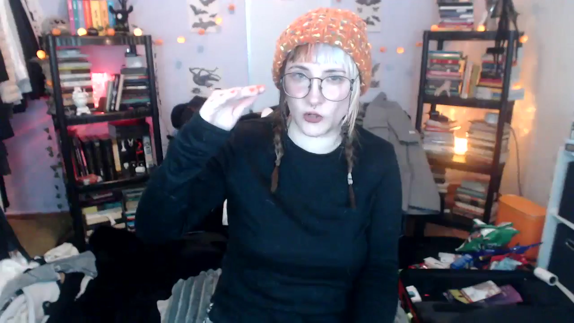 Gallery image thumbnail from AxeHallow's myfreecams stream on, 10/20/2024, 24:13 image 19 of 20