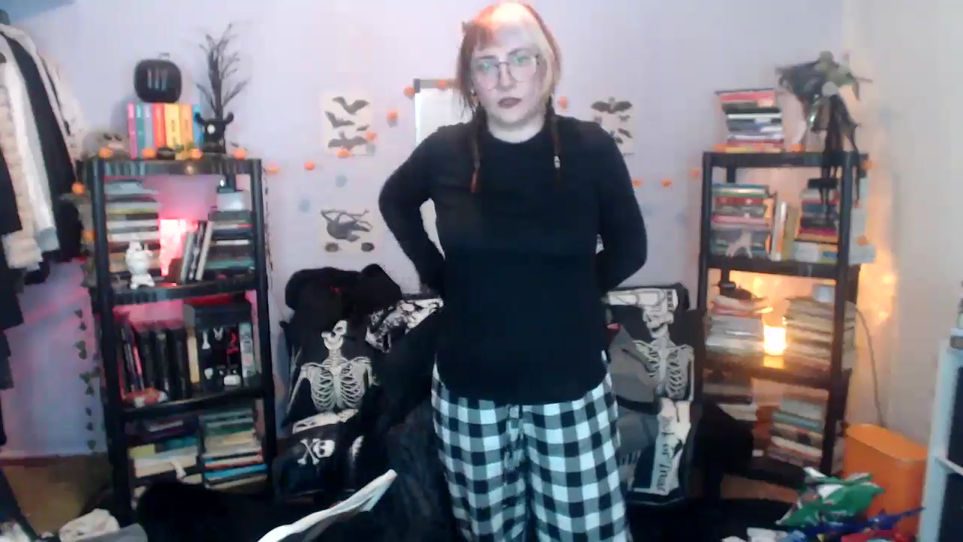 Gallery image thumbnail from AxeHallow's myfreecams stream on, 10/20/2024, 24:30 image 17 of 20