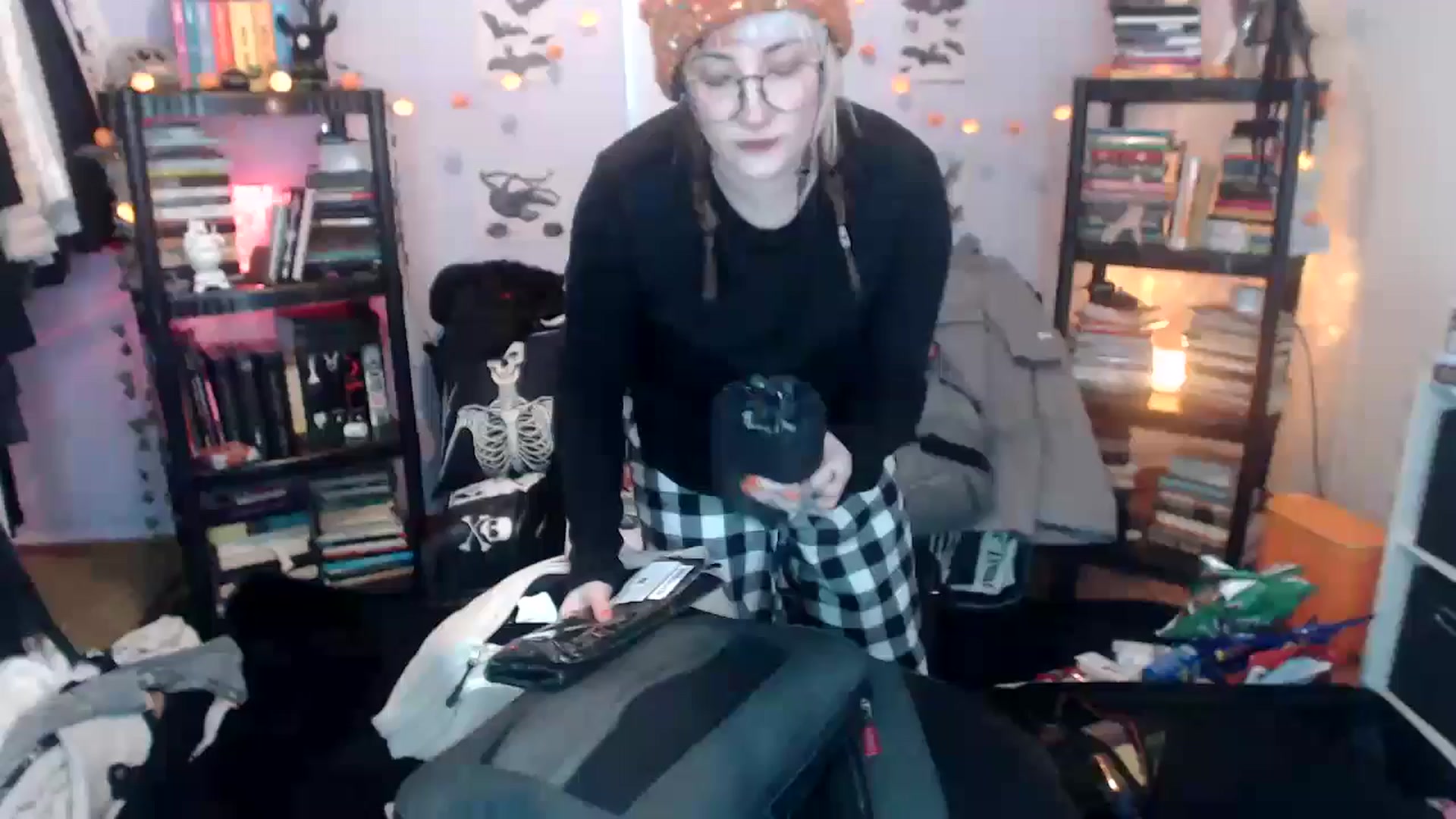 Gallery image thumbnail from AxeHallow's myfreecams stream on, 10/20/2024, 24:30 image 3 of 20