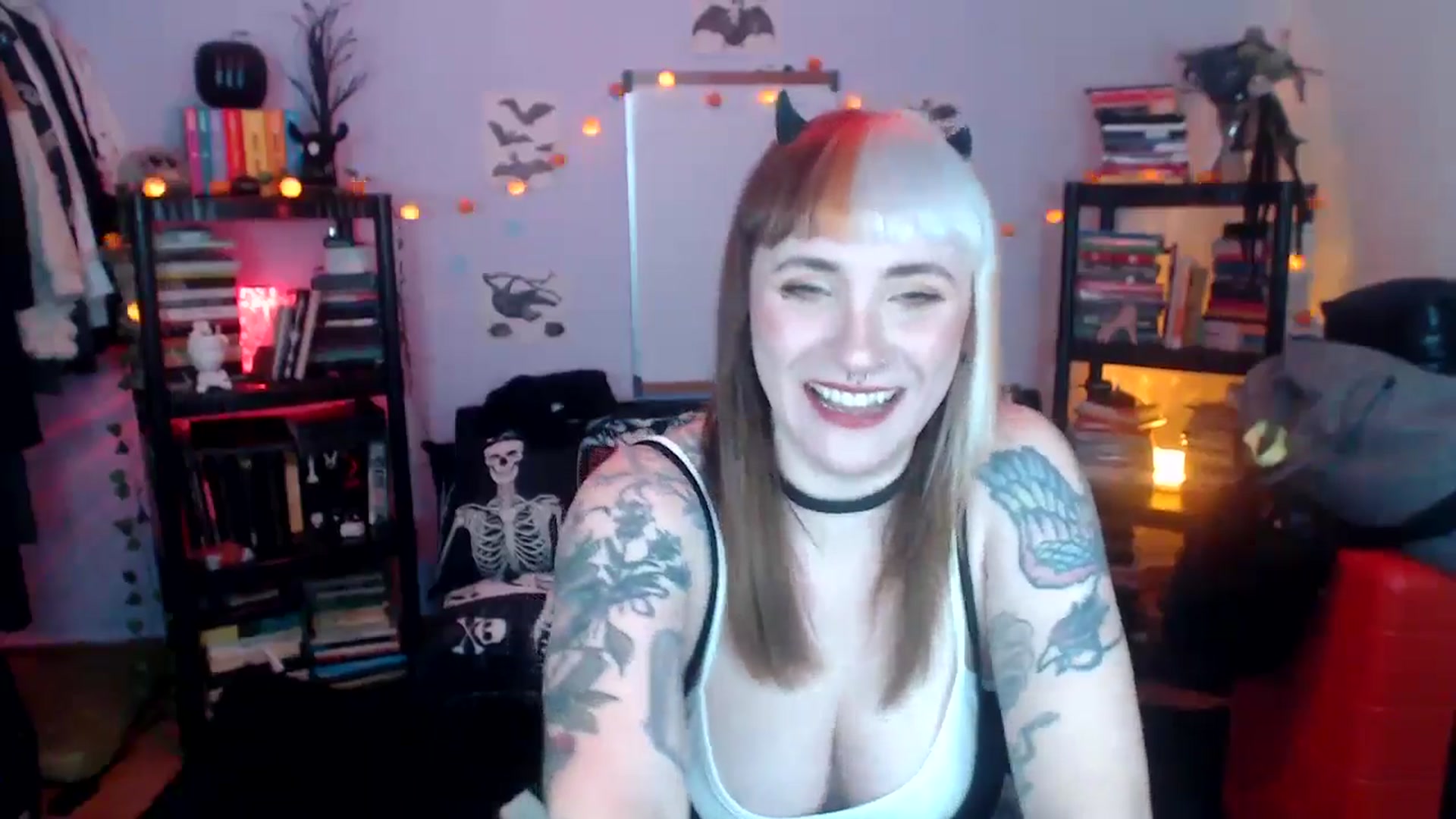 Gallery image thumbnail from AxeHallow's myfreecams stream on, 10/22/2024, 24:07 image 9 of 20