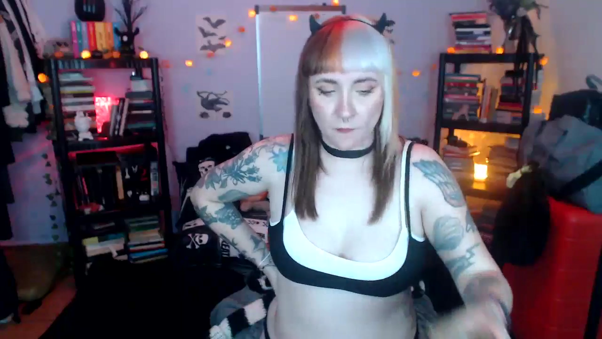 Gallery image thumbnail from AxeHallow's myfreecams stream on, 10/22/2024, 01:03 image 19 of 20