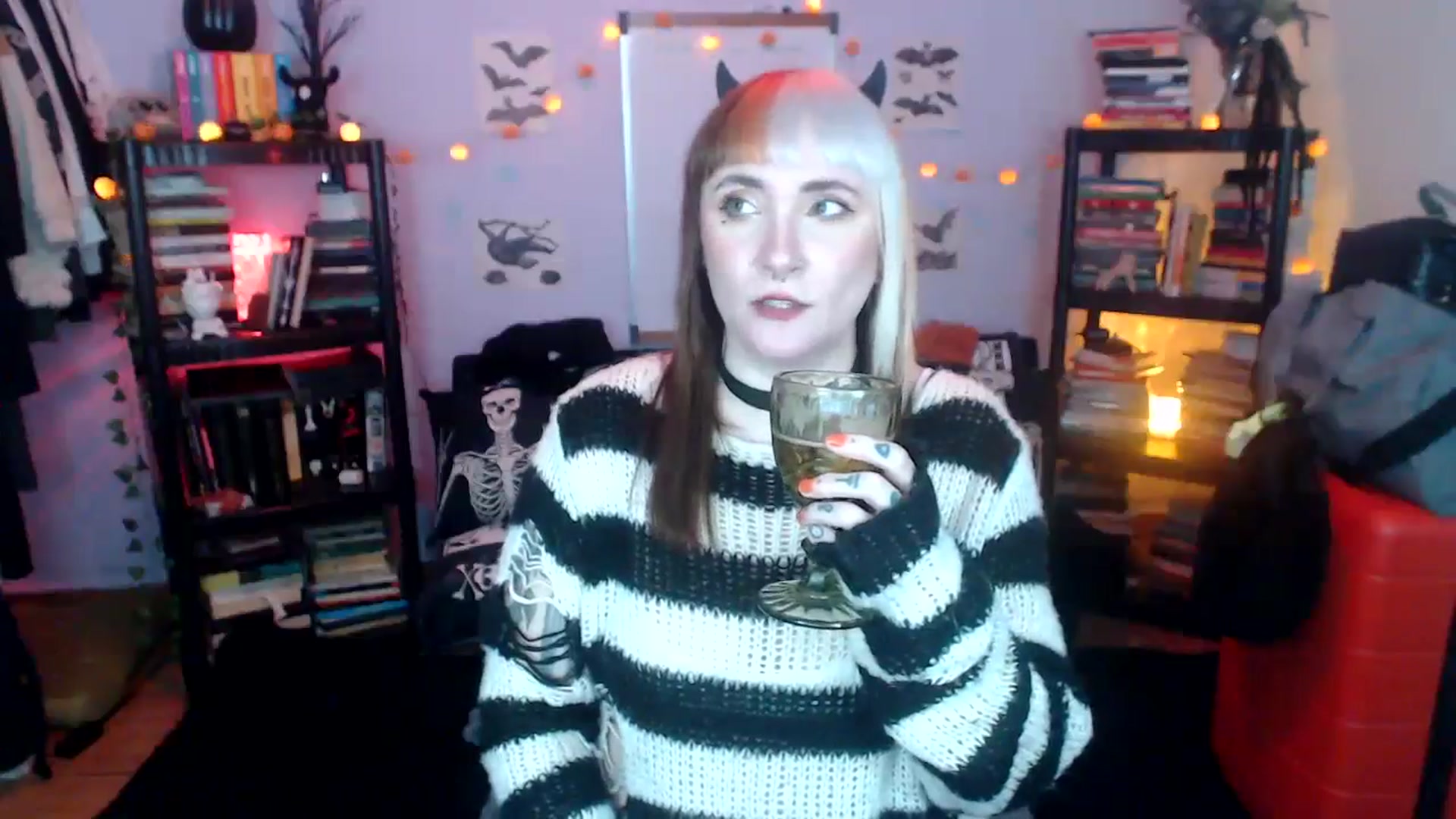 Gallery image thumbnail from AxeHallow's myfreecams stream on, 10/22/2024, 01:54 image 9 of 20