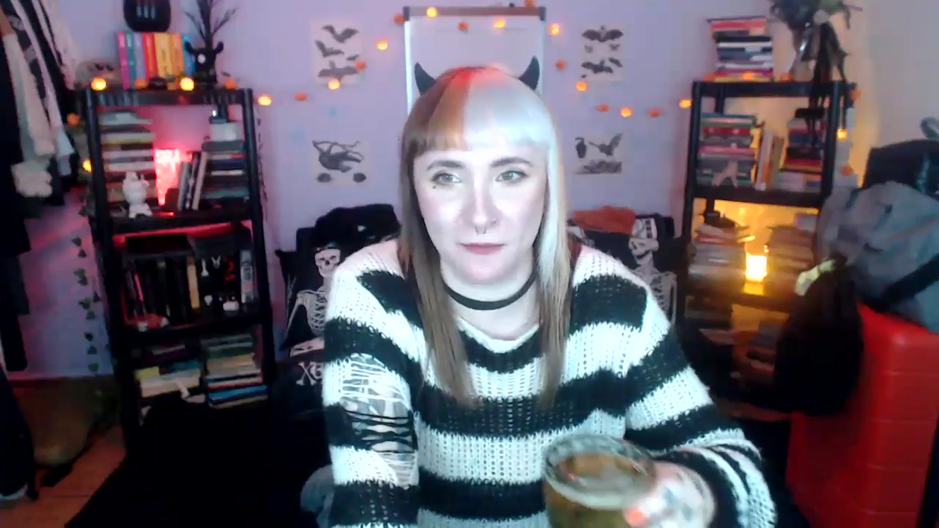 Gallery image thumbnail from AxeHallow's myfreecams stream on, 10/22/2024, 02:16 image 17 of 20