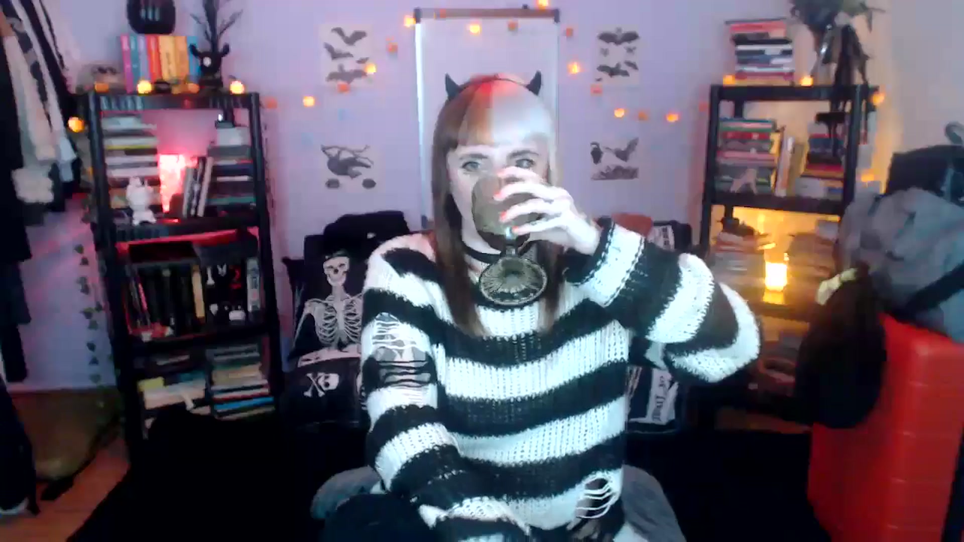 Gallery image thumbnail from AxeHallow's myfreecams stream on, 10/22/2024, 02:36 image 20 of 20