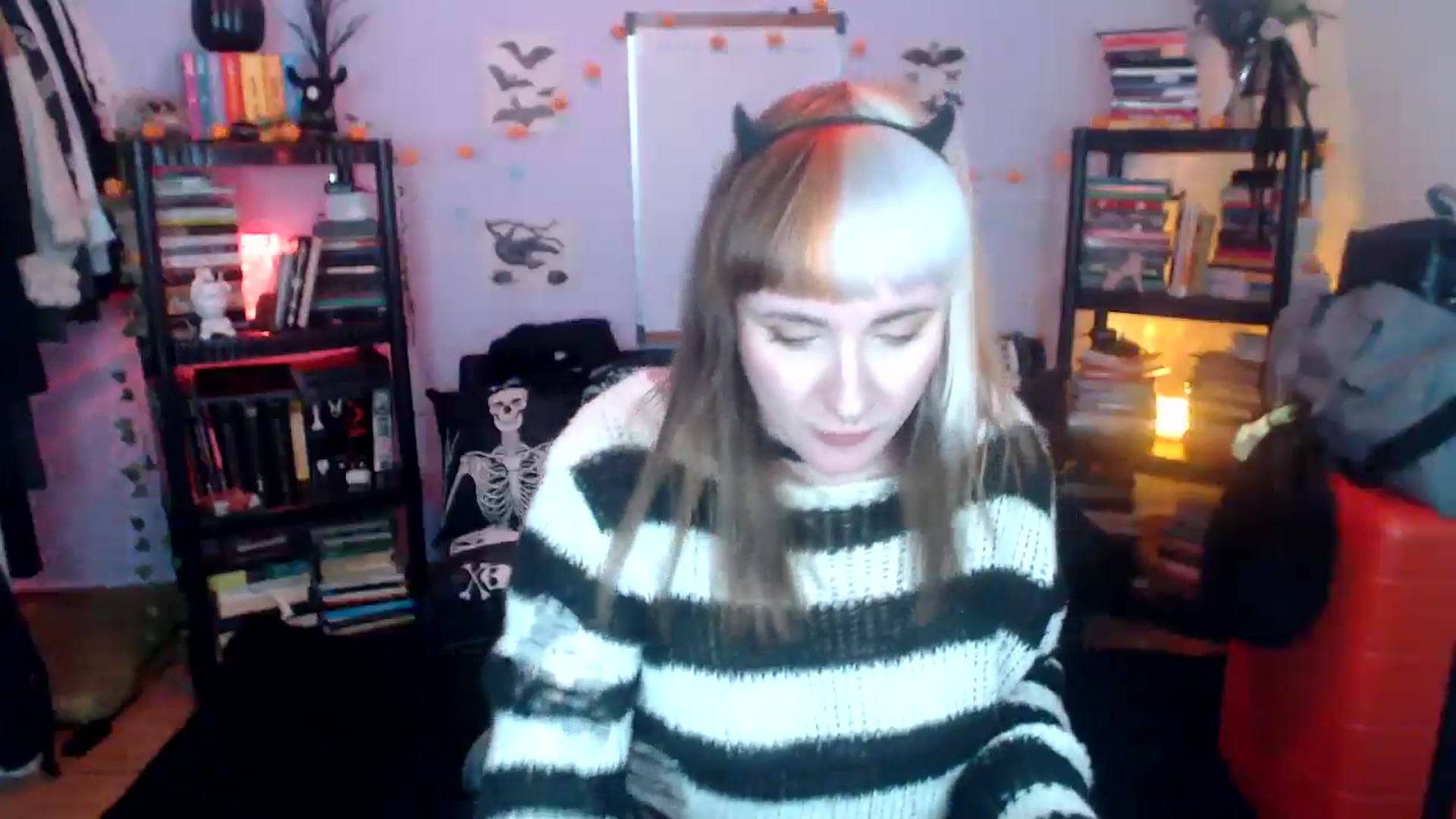 Gallery image thumbnail from AxeHallow's myfreecams stream on, 10/22/2024, 02:36 image 10 of 20