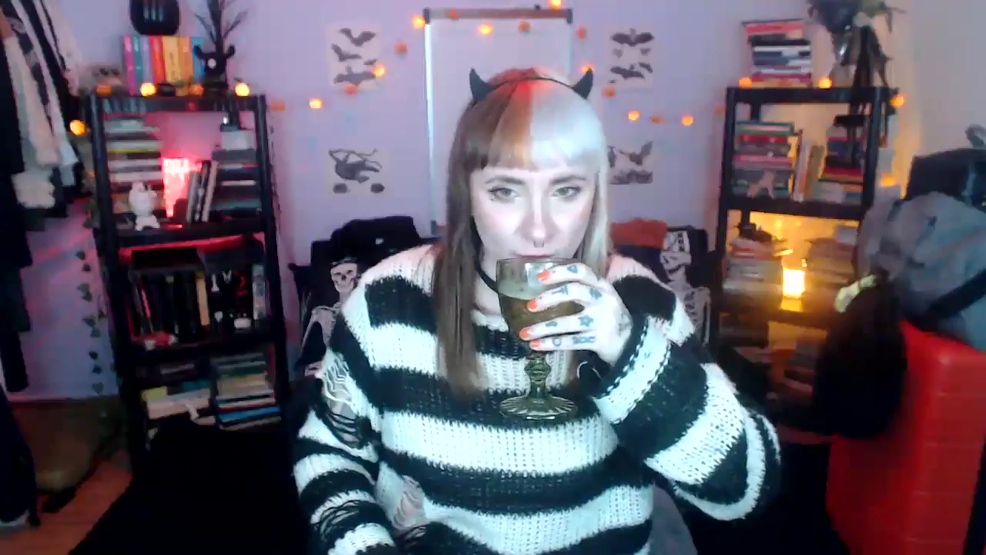 Gallery image thumbnail from AxeHallow's myfreecams stream on, 10/22/2024, 02:36 image 13 of 20