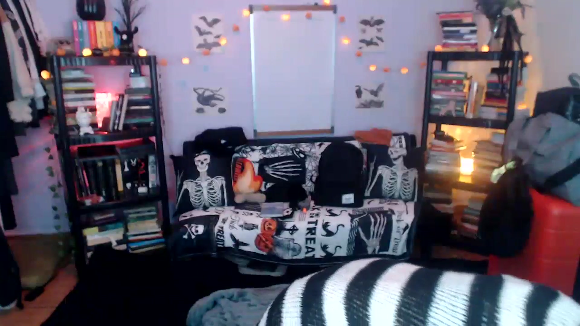 Gallery image thumbnail from AxeHallow's myfreecams stream on, 10/22/2024, 02:36 image 5 of 20