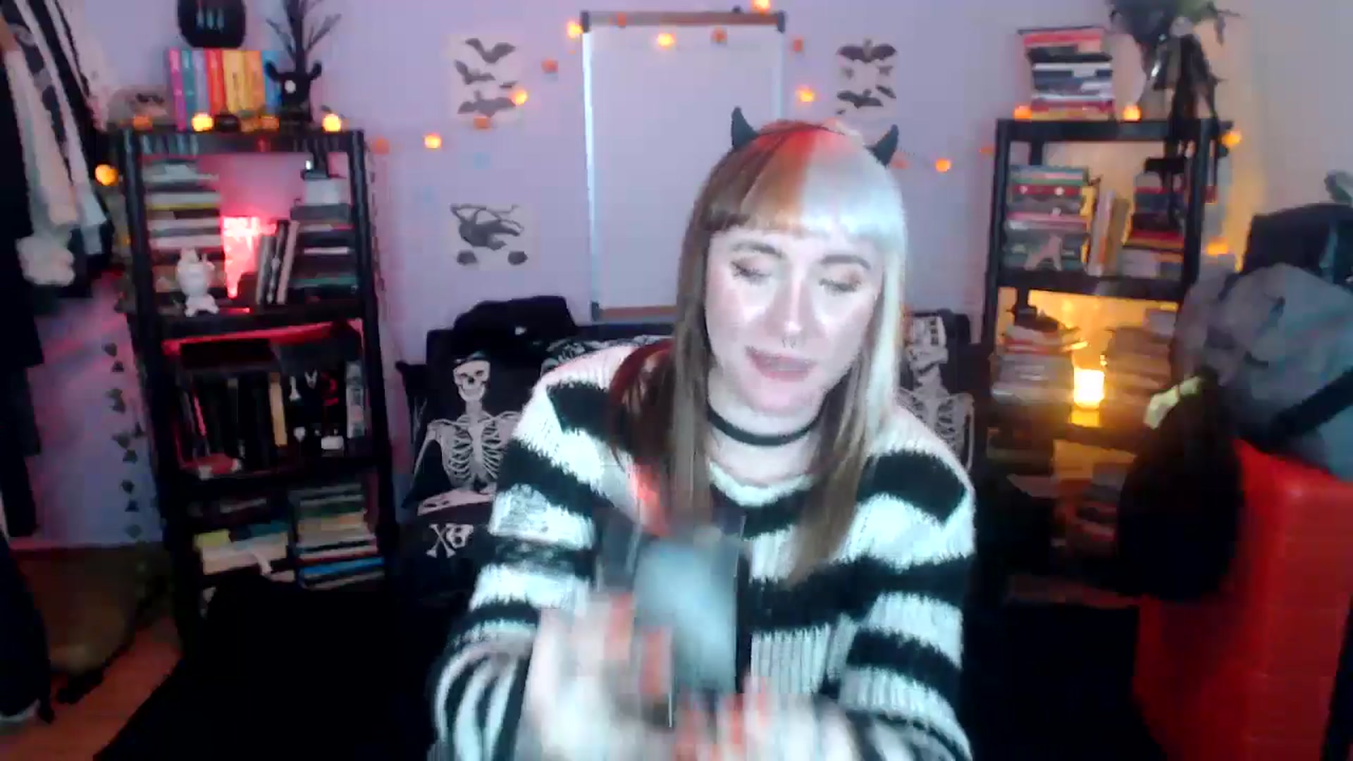 Gallery image thumbnail from AxeHallow's myfreecams stream on, 10/22/2024, 03:28 image 12 of 20