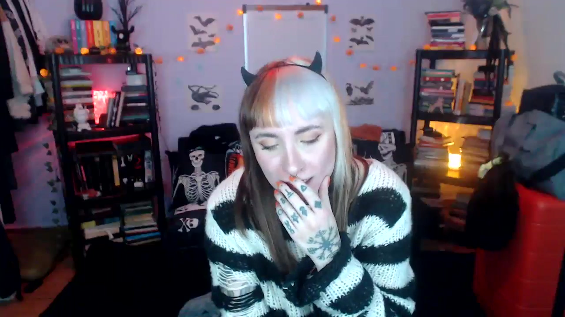 Gallery image thumbnail from AxeHallow's myfreecams stream on, 10/22/2024, 03:28 image 4 of 20
