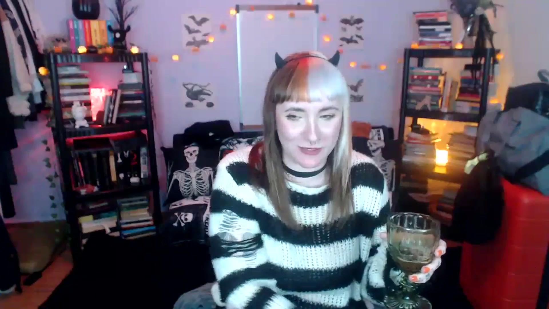 Gallery image thumbnail from AxeHallow's myfreecams stream on, 10/22/2024, 03:28 image 15 of 20