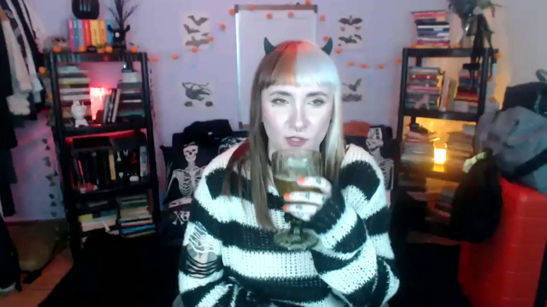 Gallery image thumbnail from AxeHallow's myfreecams stream on, 10/22/2024, 03:28 image 1 of 20