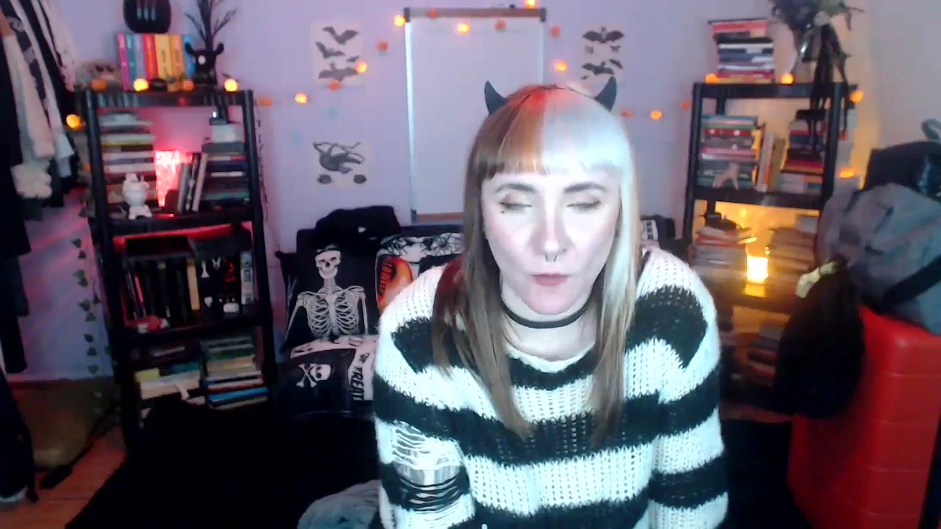 Gallery image thumbnail from AxeHallow's myfreecams stream on, 10/22/2024, 03:28 image 2 of 20