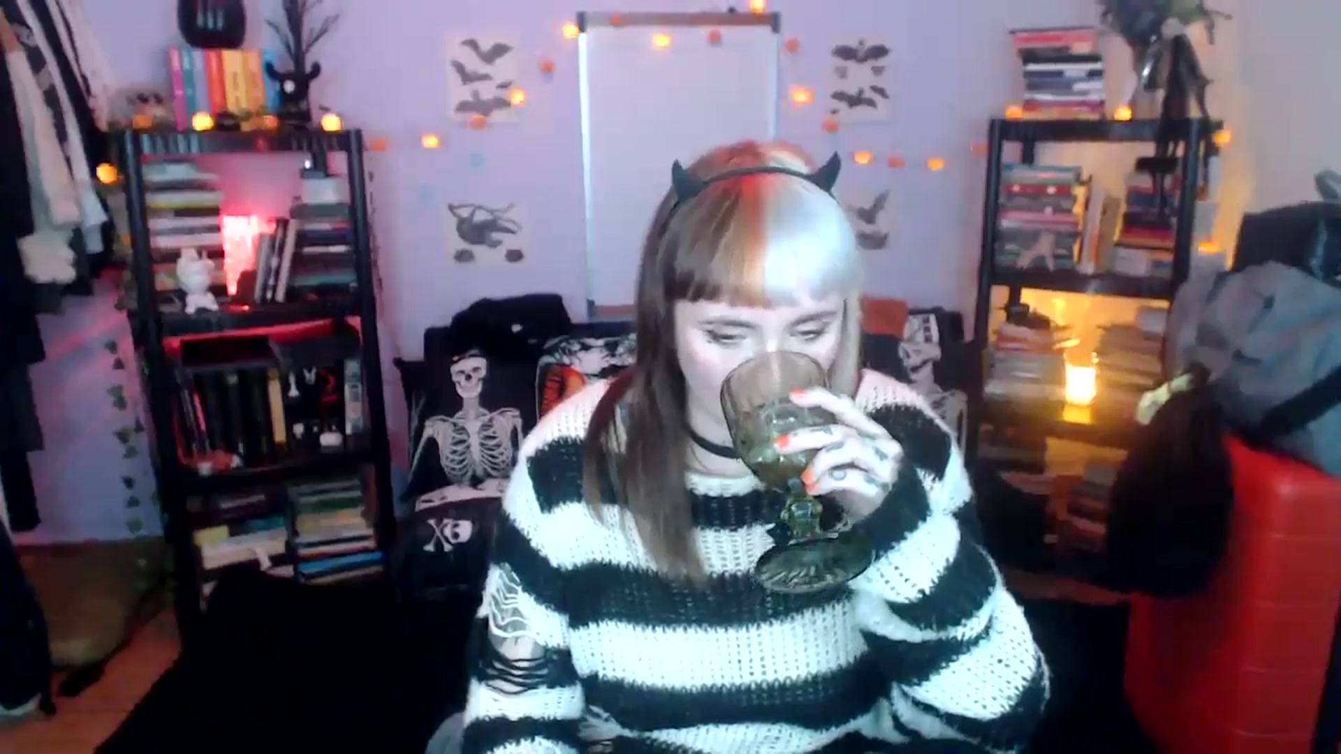 Gallery image thumbnail from AxeHallow's myfreecams stream on, 10/22/2024, 03:28 image 18 of 20