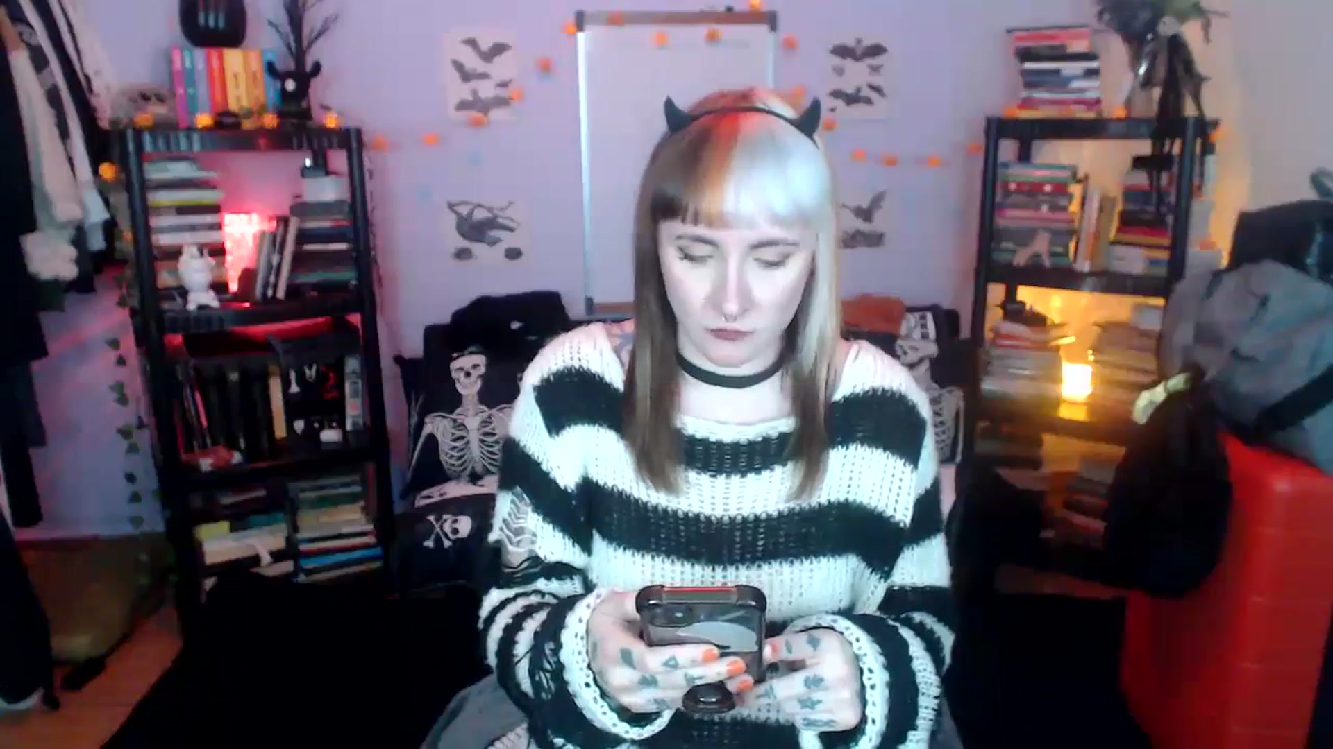 Gallery image thumbnail from AxeHallow's myfreecams stream on, 10/22/2024, 06:17 image 14 of 20