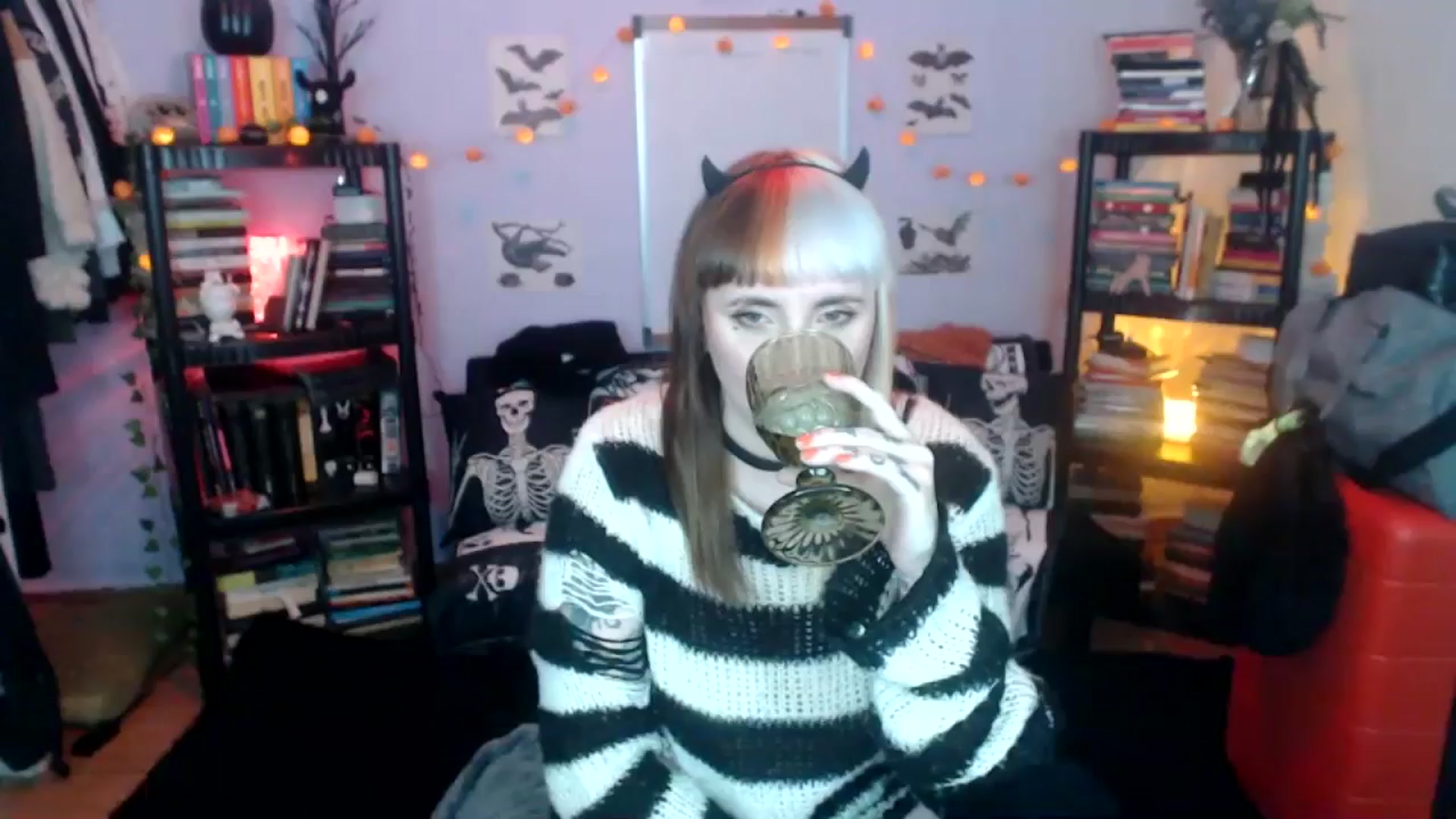 Gallery image thumbnail from AxeHallow's myfreecams stream on, 10/22/2024, 06:17 image 1 of 20