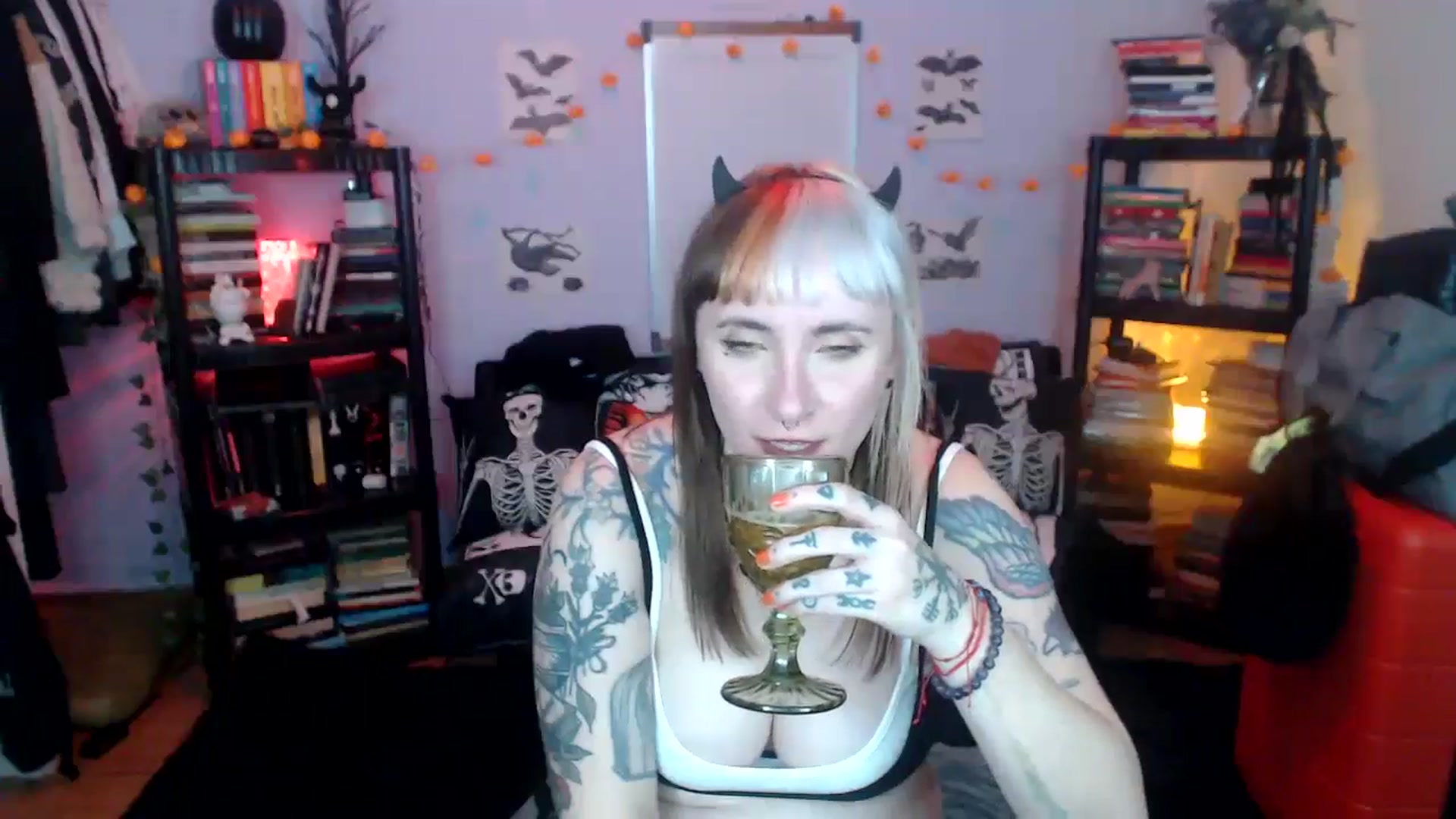 Gallery image thumbnail from AxeHallow's myfreecams stream on, 10/22/2024, 09:51 image 19 of 20