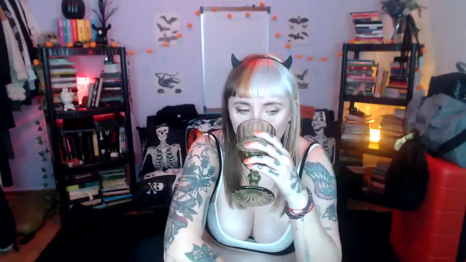 Gallery image thumbnail from AxeHallow's myfreecams stream on, 10/22/2024, 09:51 image 16 of 20