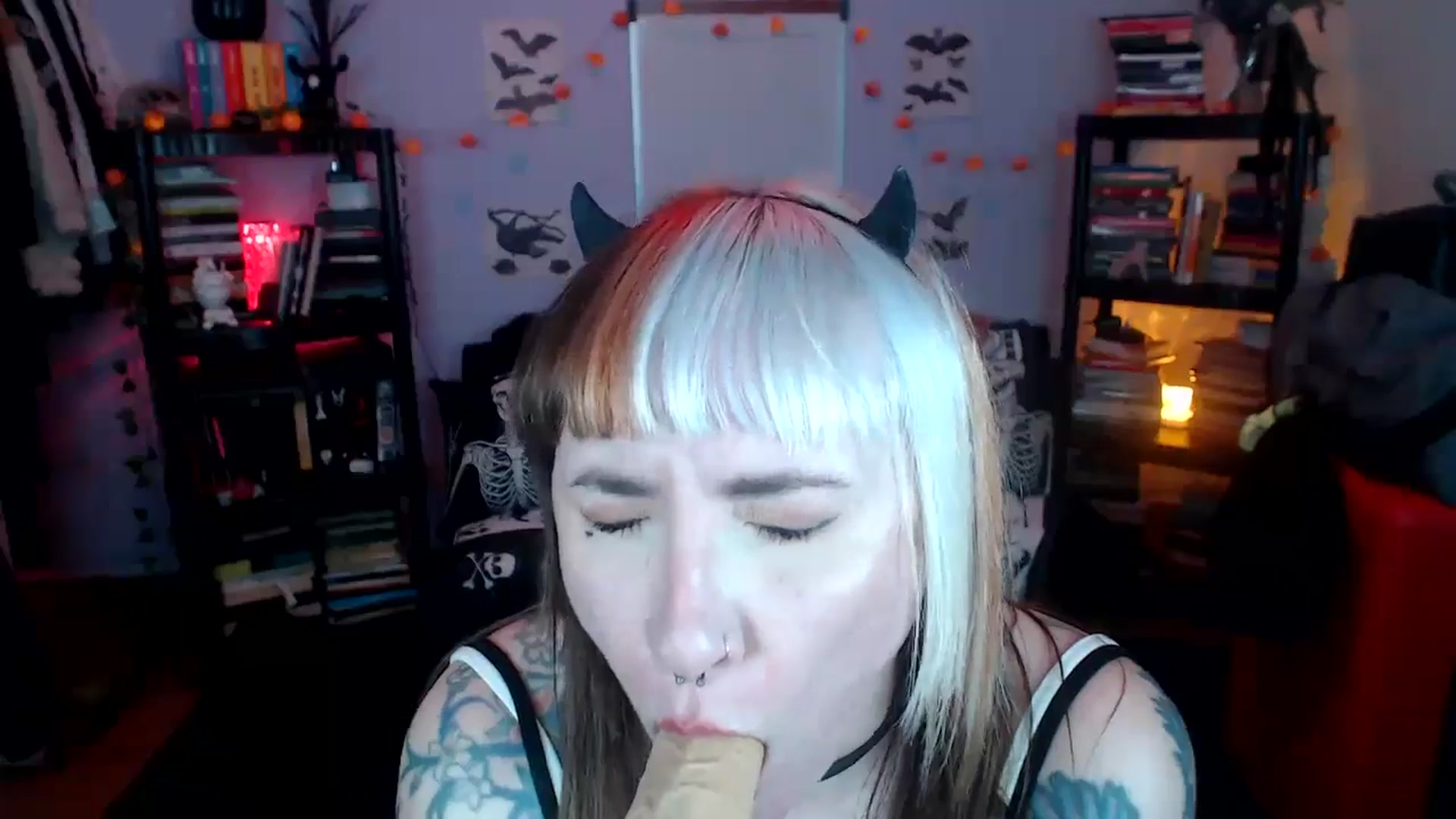Gallery image thumbnail from AxeHallow's myfreecams stream on, 10/22/2024, 09:51 image 2 of 20