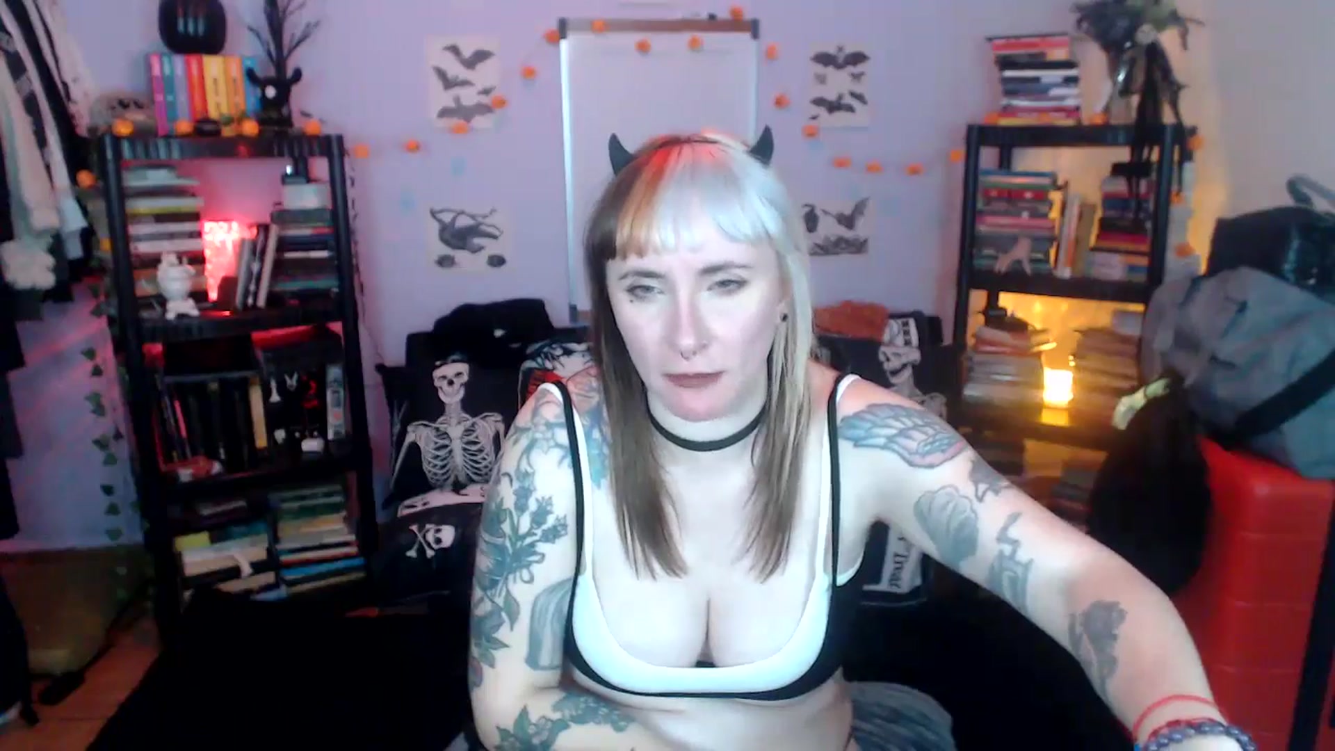 Gallery image thumbnail from AxeHallow's myfreecams stream on, 10/22/2024, 09:51 image 18 of 20