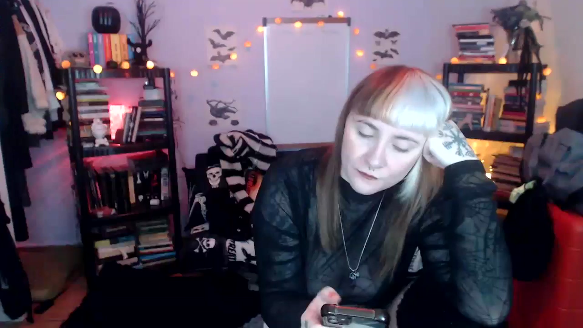 Gallery image thumbnail from AxeHallow's myfreecams stream on, 10/23/2024, 23:38 image 1 of 20