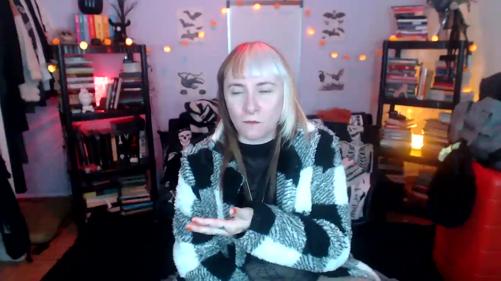 Gallery image thumbnail from AxeHallow's myfreecams stream on, 10/24/2024, 24:33 image 18 of 20