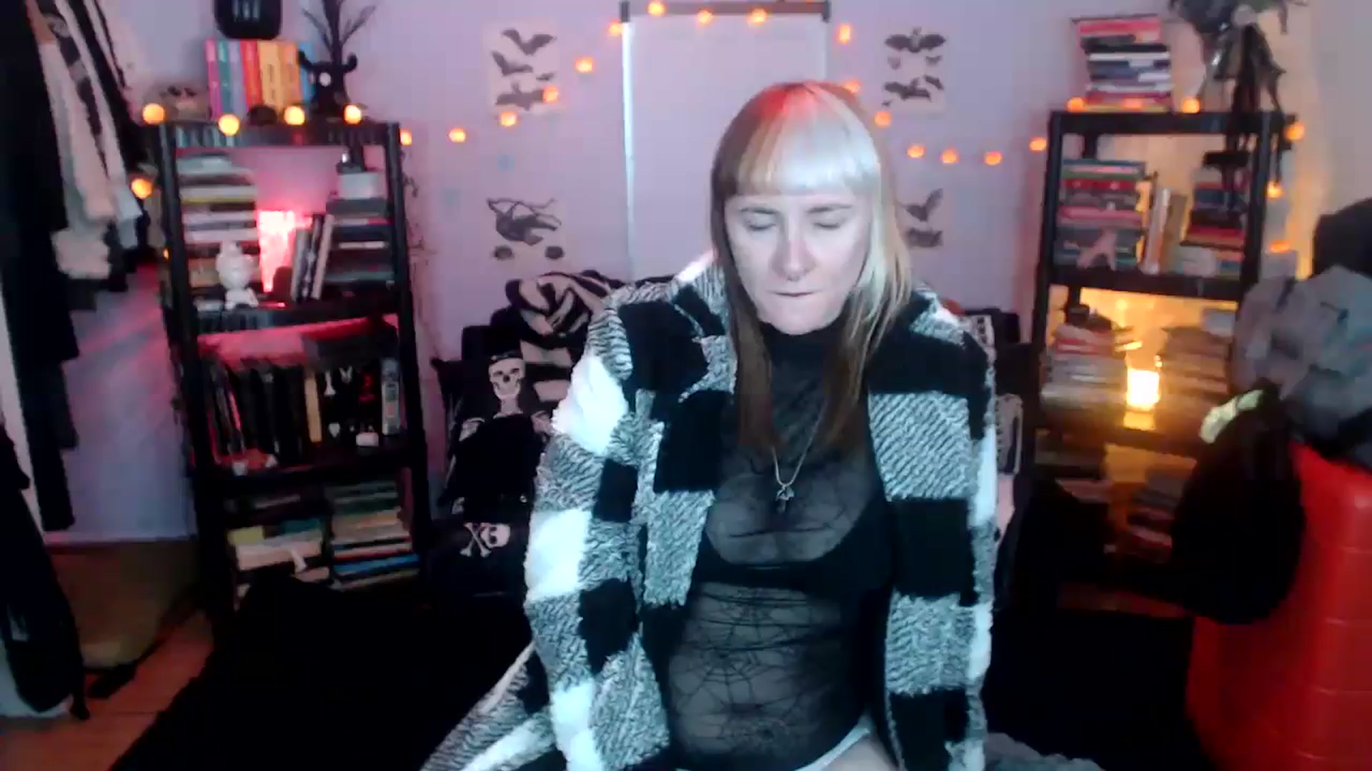 Gallery image thumbnail from AxeHallow's myfreecams stream on, 10/24/2024, 24:33 image 3 of 20