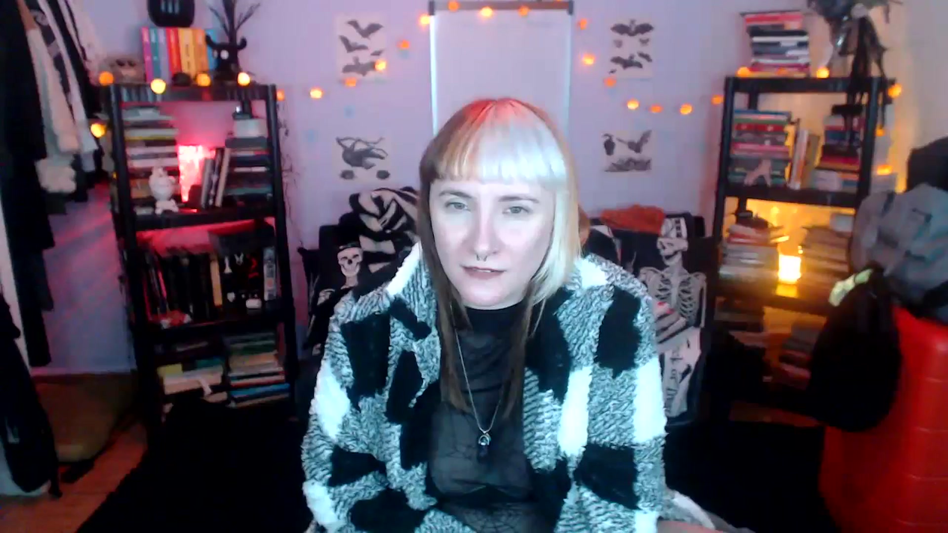 Gallery image thumbnail from AxeHallow's myfreecams stream on, 10/24/2024, 24:33 image 17 of 20