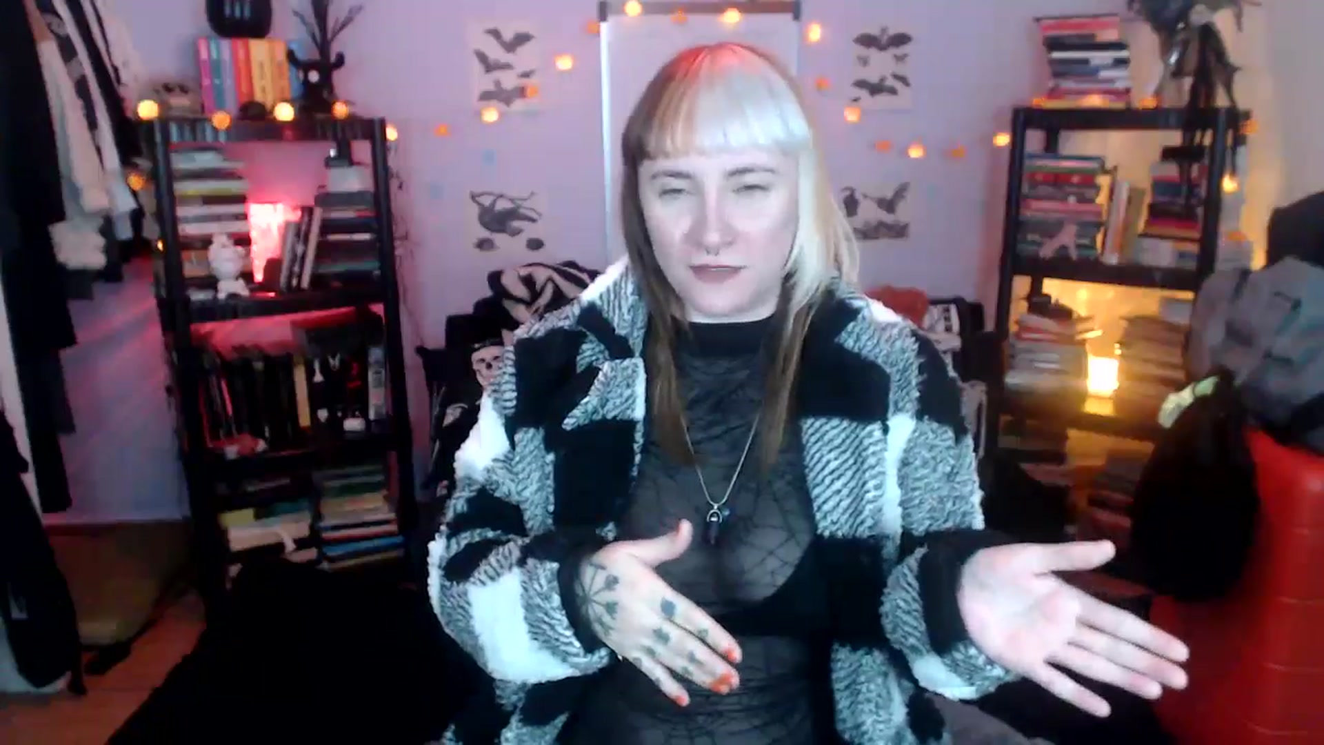 Gallery image thumbnail from AxeHallow's myfreecams stream on, 10/24/2024, 24:33 image 13 of 20