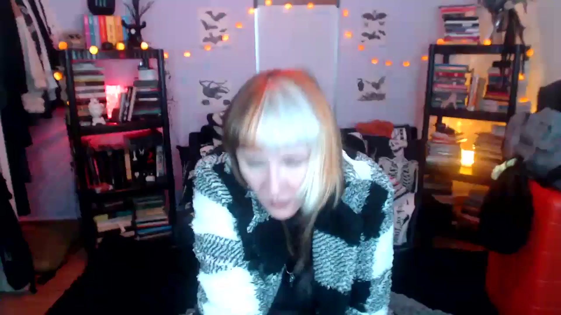 Gallery image thumbnail from AxeHallow's myfreecams stream on, 10/24/2024, 24:33 image 4 of 20