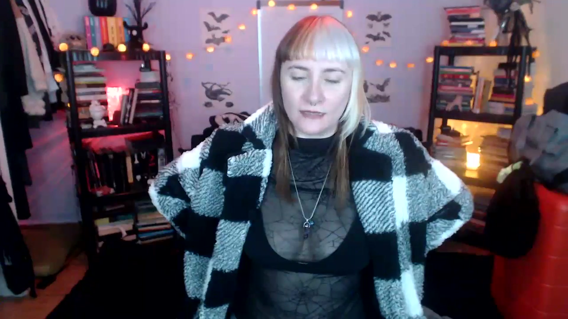 Gallery image thumbnail from AxeHallow's myfreecams stream on, 10/24/2024, 24:33 image 14 of 20