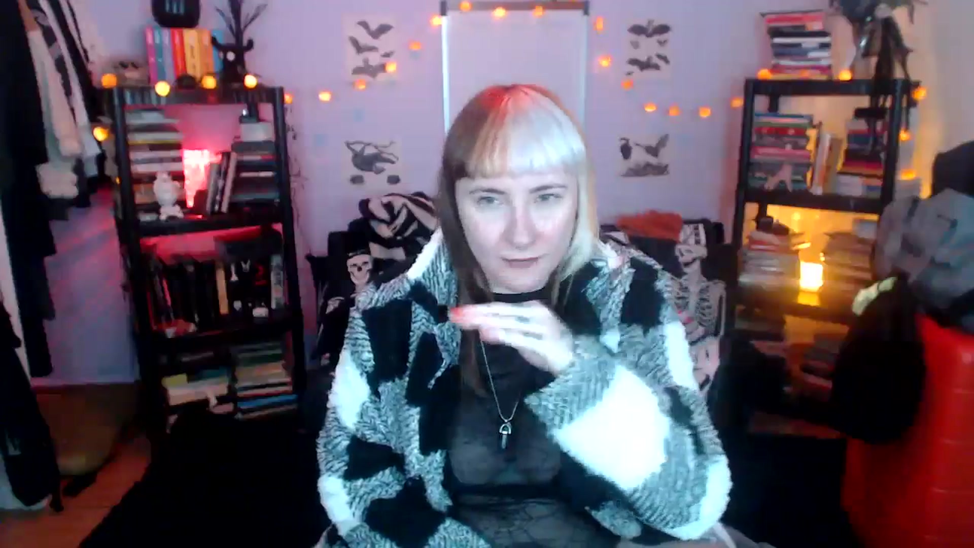 Gallery image thumbnail from AxeHallow's myfreecams stream on, 10/24/2024, 24:33 image 16 of 20