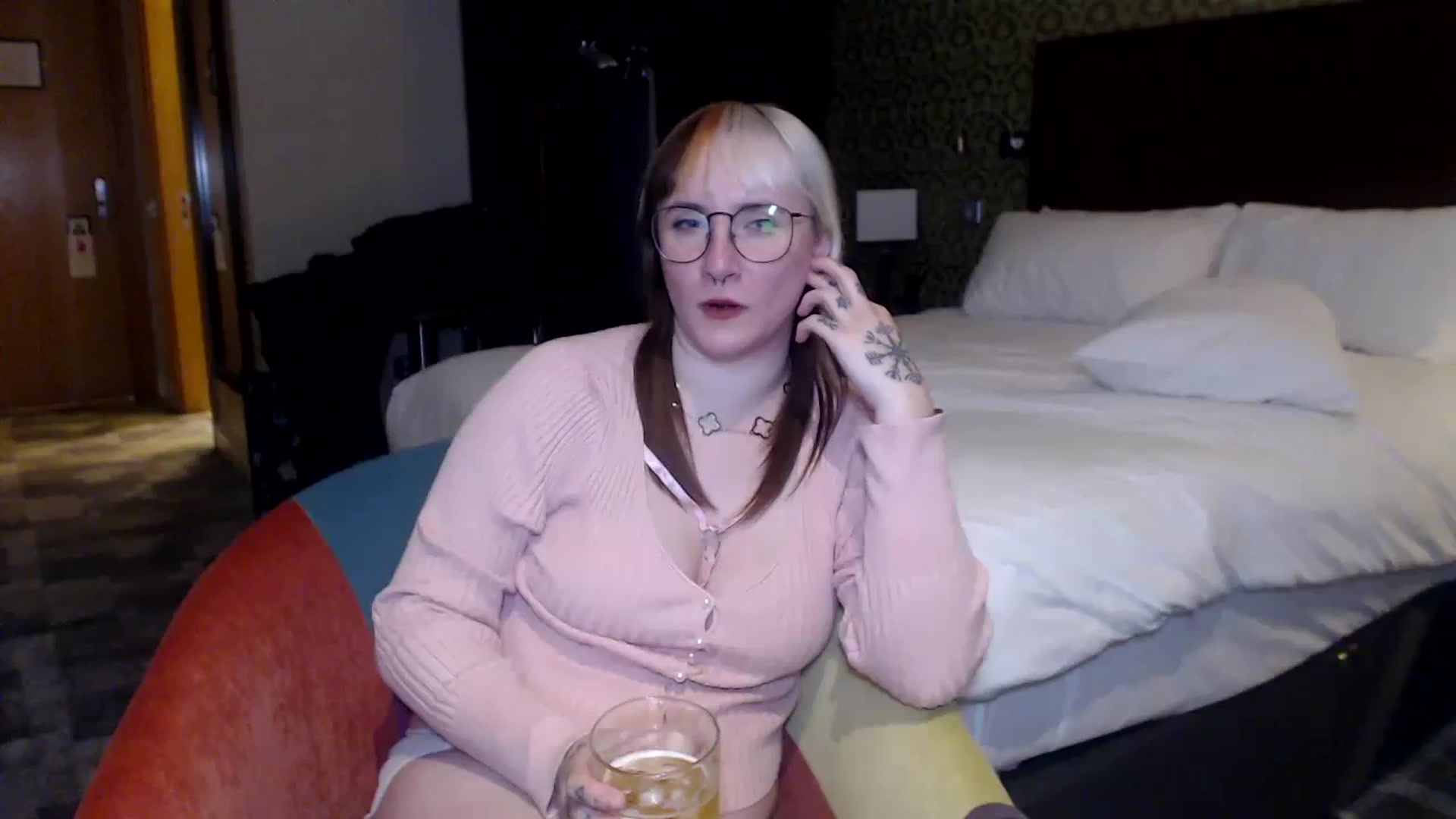 Gallery image thumbnail from AxeHallow's myfreecams stream on, 11/05/2024, 23:46 image 15 of 20