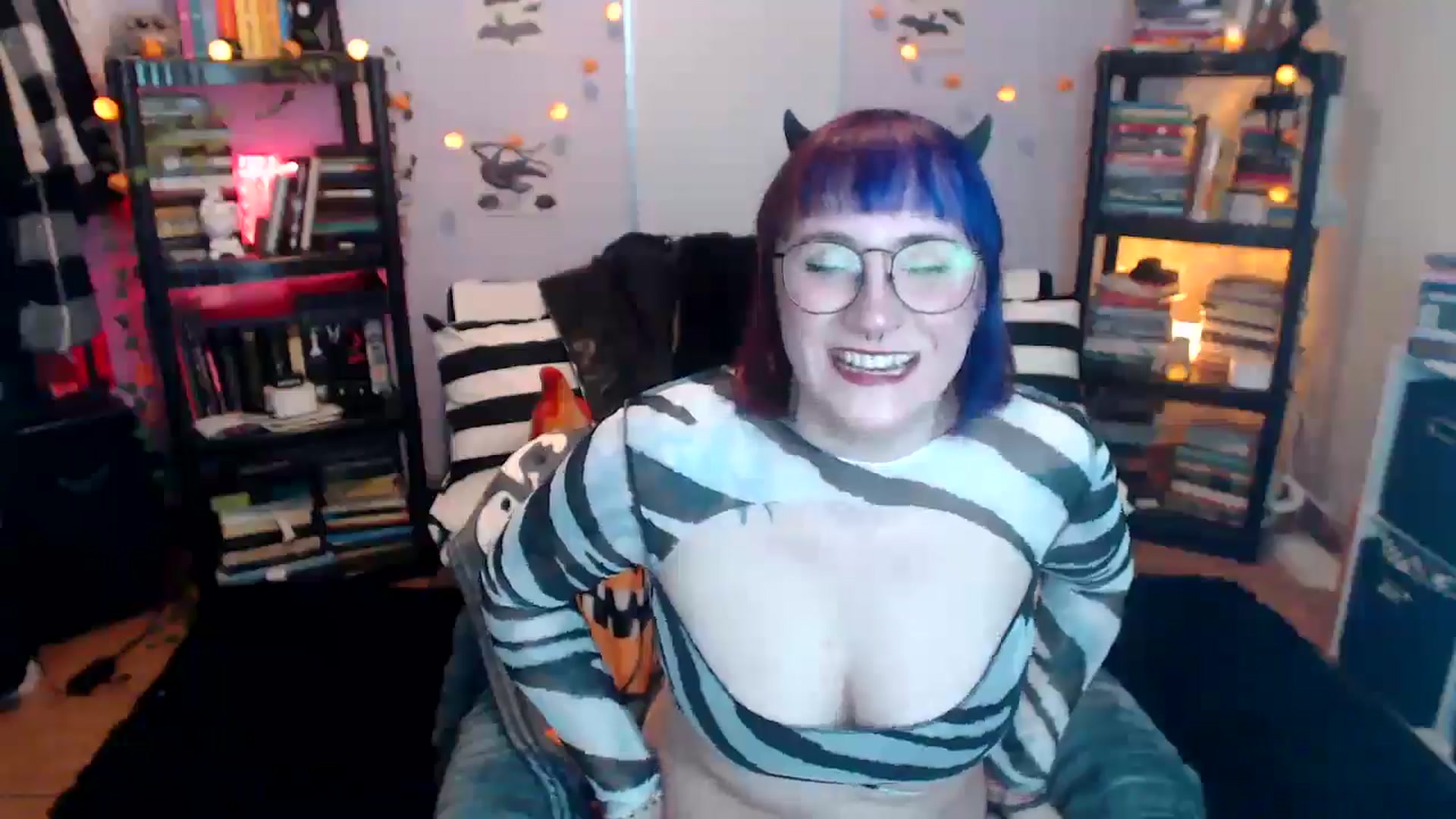 Gallery image thumbnail from AxeHallow's myfreecams stream on, 12/11/2024, 01:00 image 6 of 20