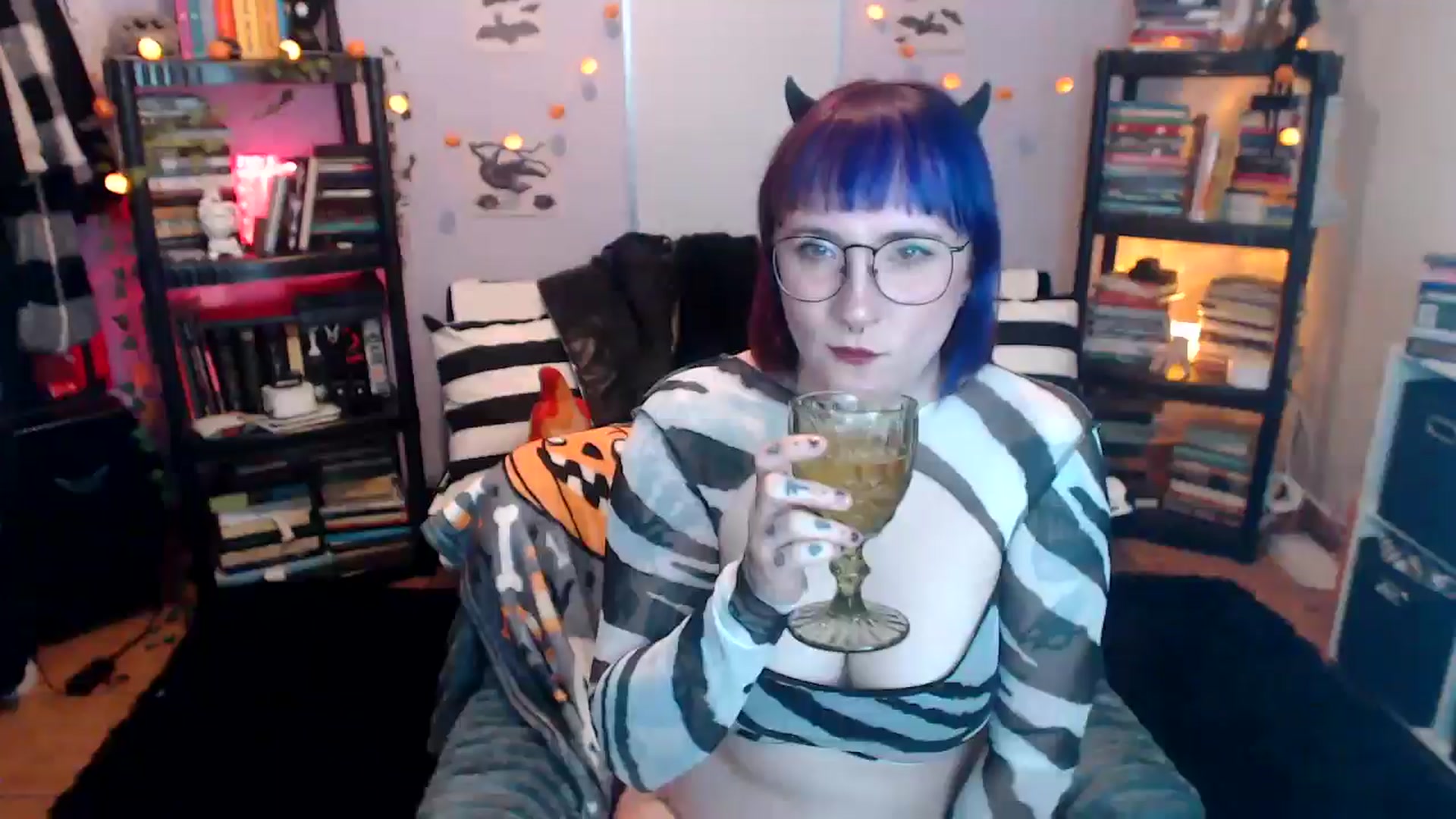 Gallery image thumbnail from AxeHallow's myfreecams stream on, 12/11/2024, 01:00 image 2 of 20