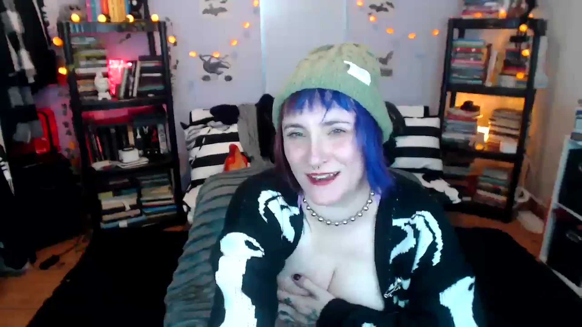 Gallery image thumbnail from AxeHallow's myfreecams stream on, 12/13/2024, 06:40 image 10 of 20