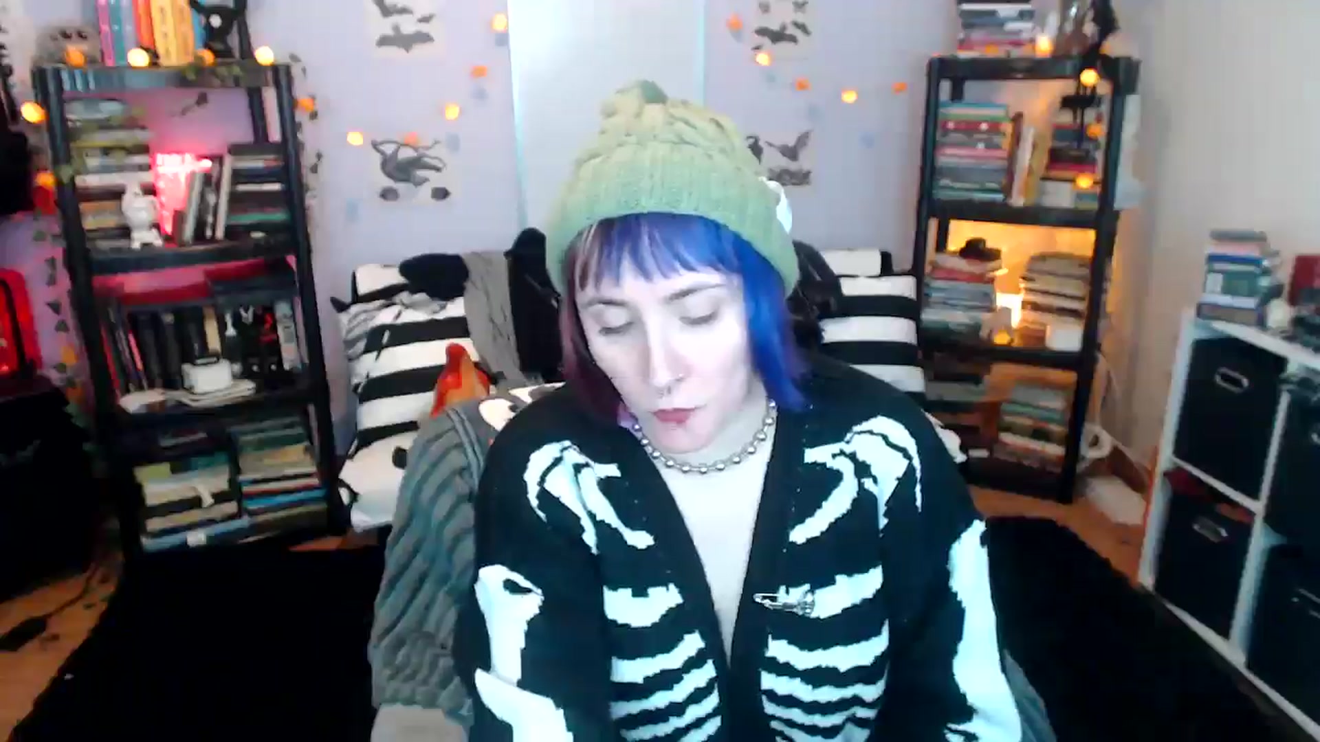 Gallery image thumbnail from AxeHallow's myfreecams stream on, 12/13/2024, 06:40 image 20 of 20
