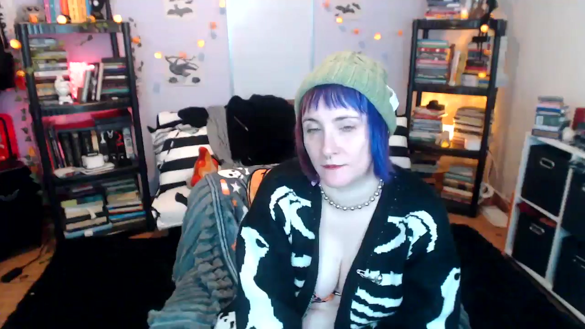 Gallery image thumbnail from AxeHallow's myfreecams stream on, 12/13/2024, 06:40 image 19 of 20