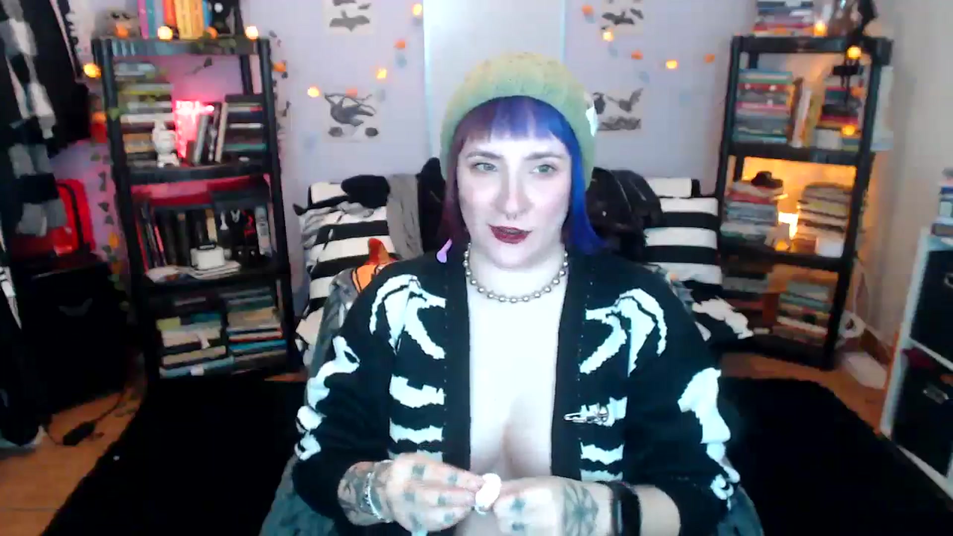 Gallery image thumbnail from AxeHallow's myfreecams stream on, 12/13/2024, 06:40 image 2 of 20